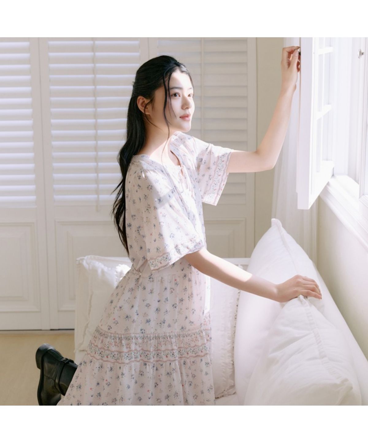 써스데이 아일랜드(THURSDAY ISLAND) 플로럴 무드 핀턱 디테일 원피스_T264MOP261W