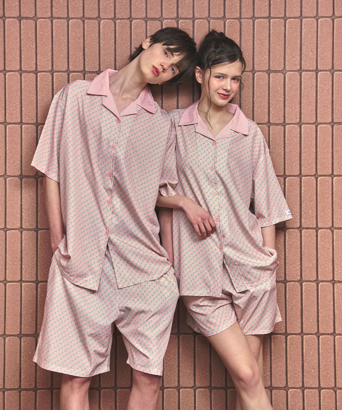 주디앤(JUDYN) [2PACK] 클로버 클린핏 반팔 커플 파자마세트