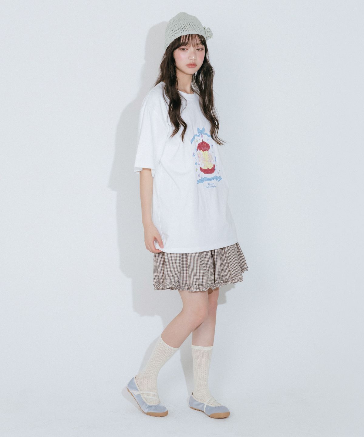 멜로토리(MELLOTORY) 애플 메리고라운드 반팔 티셔츠 (2color)