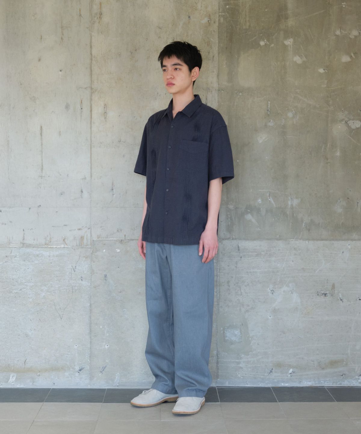 홀리선(HORLISUN) Pleats Havana Stripe Shirt Navy