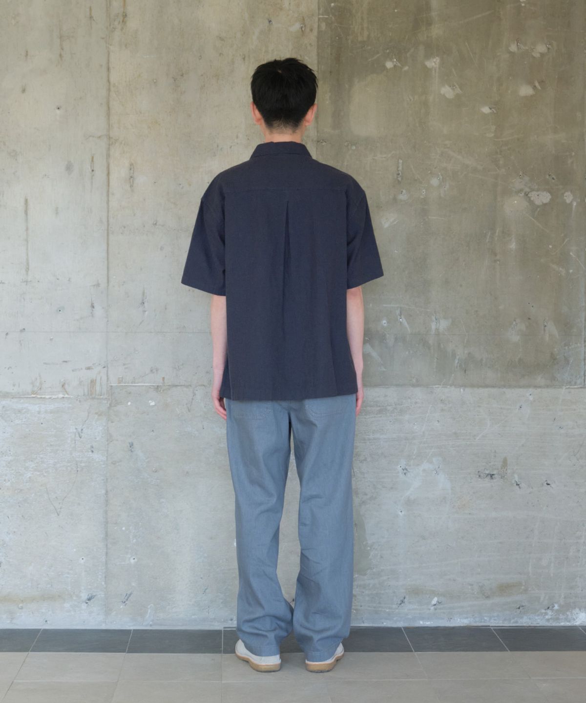 홀리선(HORLISUN) Pleats Havana Stripe Shirt Navy