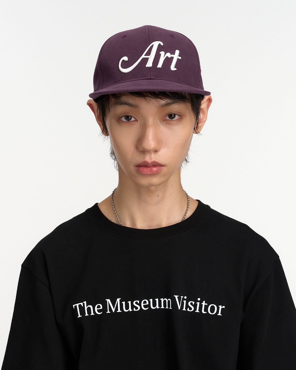 더뮤지엄비지터(THEMUSEUMVISITOR) ART ICON EMBROIDERY CAP (VIOLET)