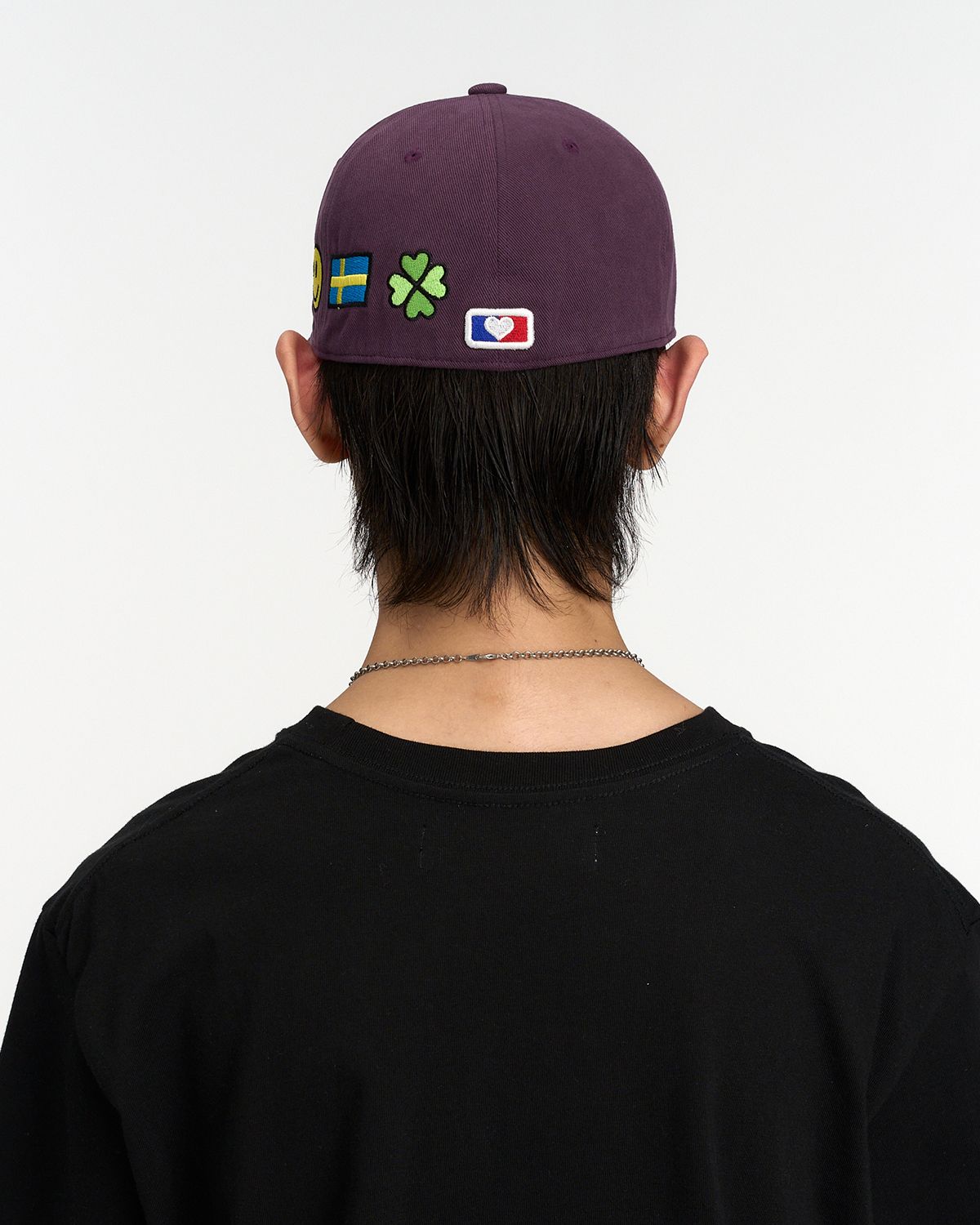 더뮤지엄비지터(THEMUSEUMVISITOR) ART ICON EMBROIDERY CAP (VIOLET)