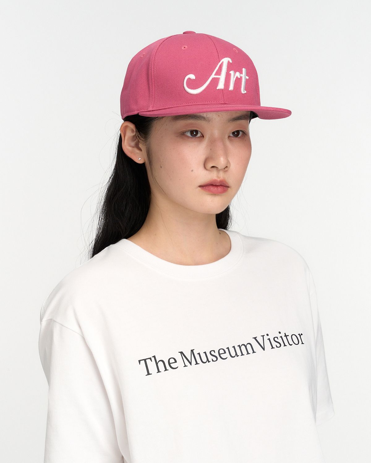 더뮤지엄비지터(THEMUSEUMVISITOR) ART ICON EMBROIDERY CAP (PINK)