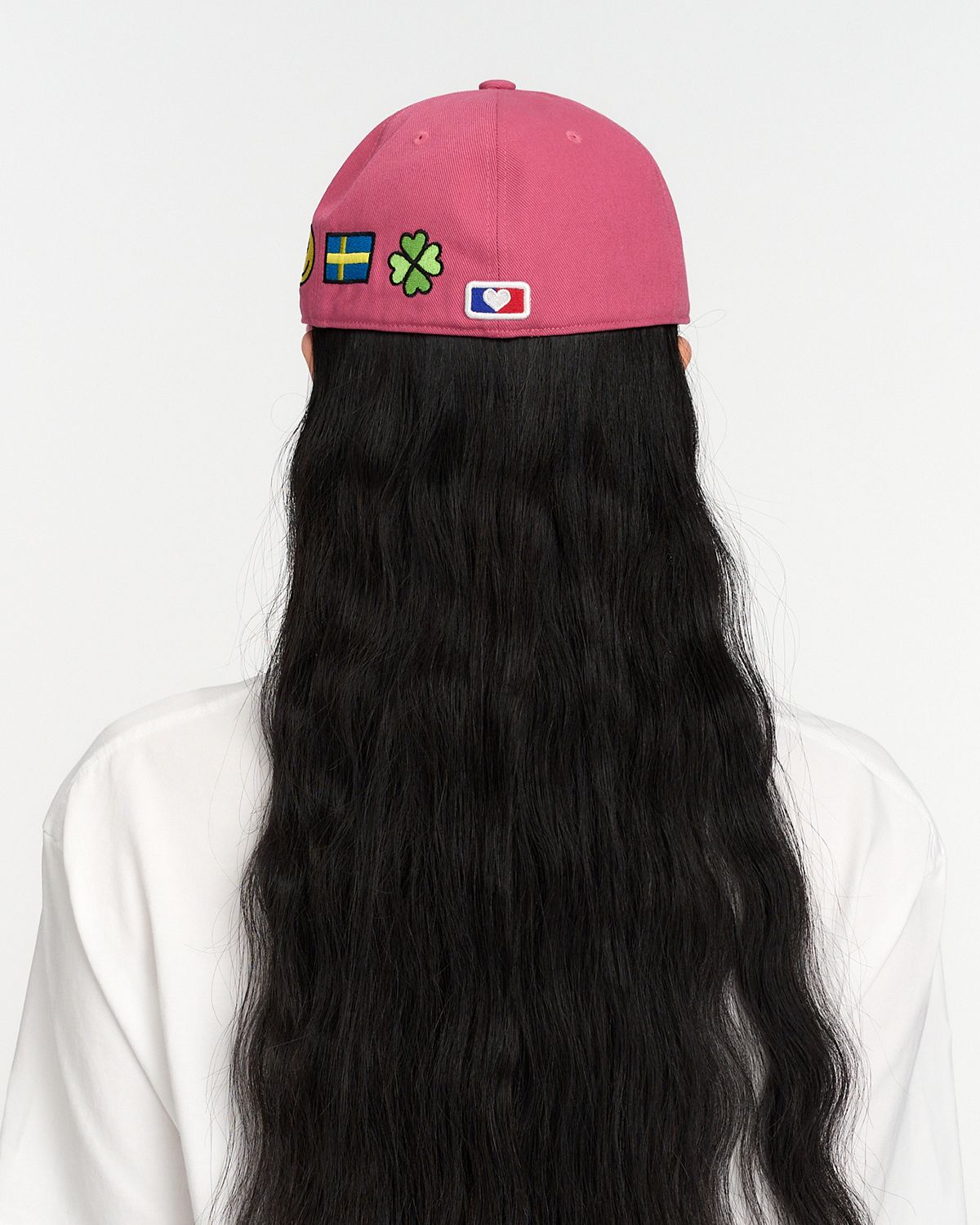 더뮤지엄비지터(THEMUSEUMVISITOR) ART ICON EMBROIDERY CAP (PINK)