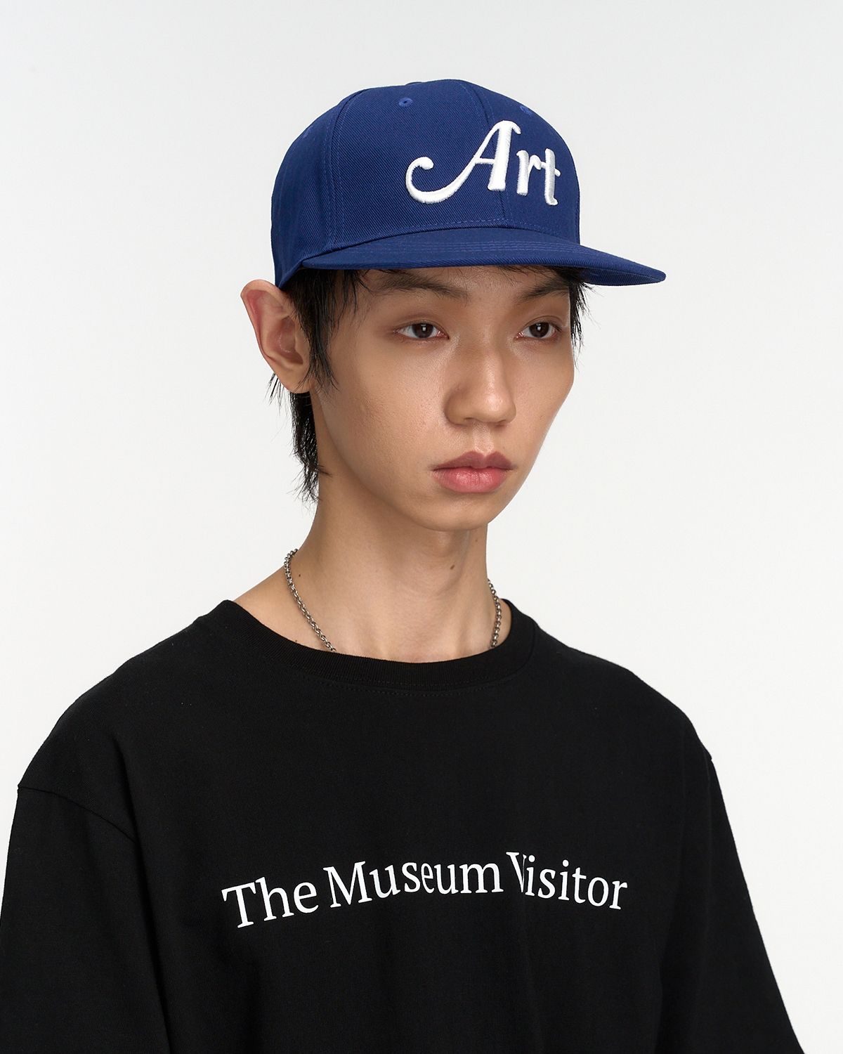 더뮤지엄비지터(THEMUSEUMVISITOR) ART ICON EMBROIDERY CAP (BLUE)