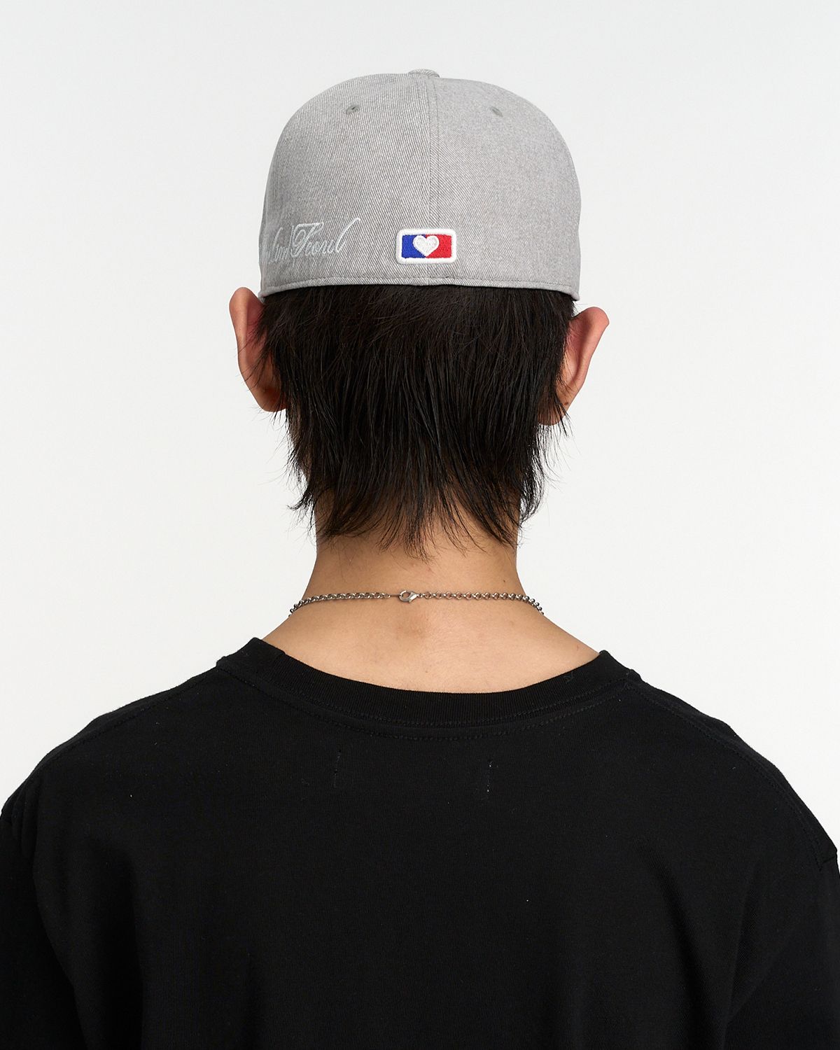더뮤지엄비지터(THEMUSEUMVISITOR) LEOPARD EMBROIDERY CAP (LIGHT GREY)