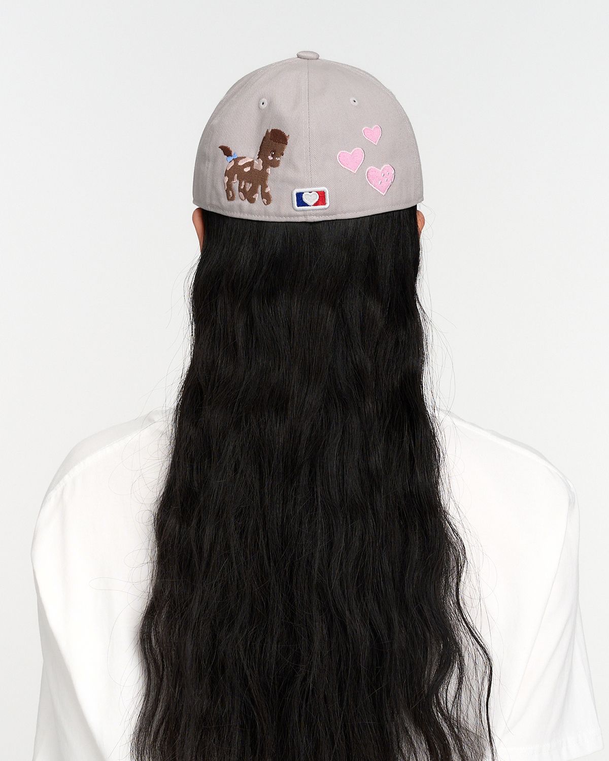 더뮤지엄비지터(THEMUSEUMVISITOR) PONY EMBROIDERY CAP (LAVENDER)