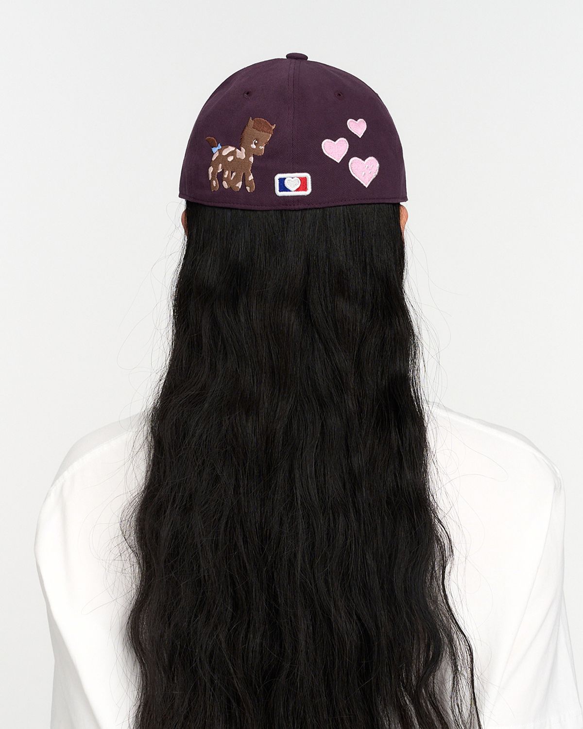 더뮤지엄비지터(THEMUSEUMVISITOR) PONY EMBROIDERY CAP (VIOLET)