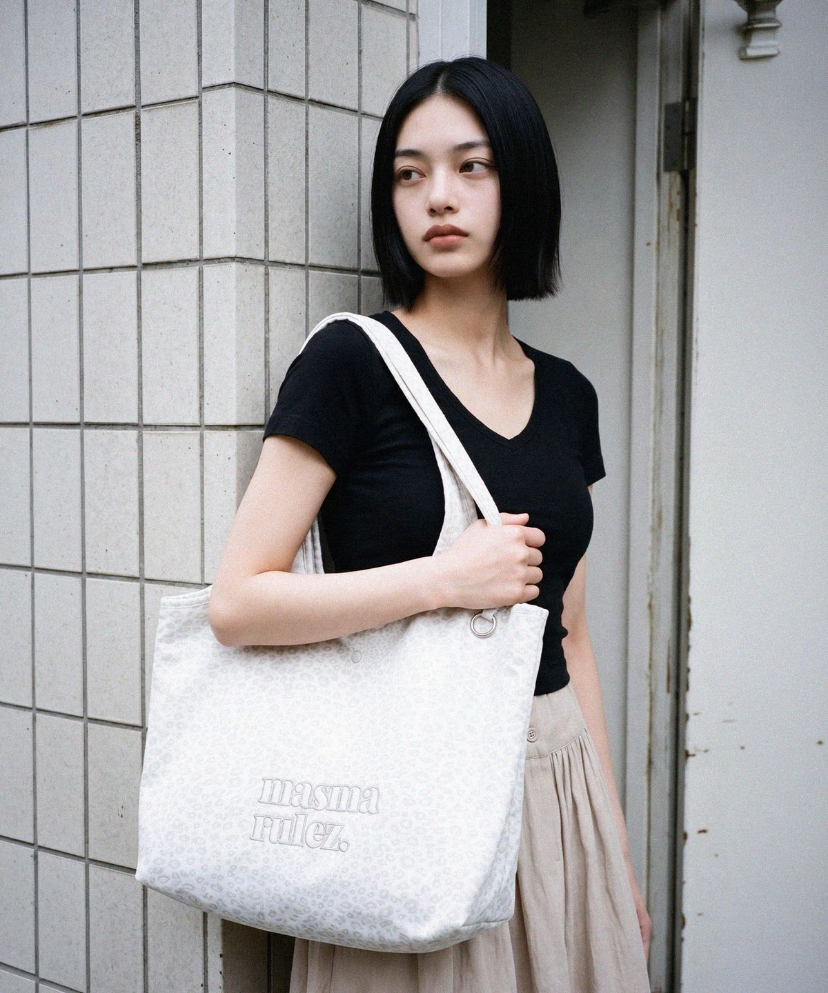 마스마룰즈(MASMARULEZ) Loose fit big shoulder bag_Wrinkle leopard white