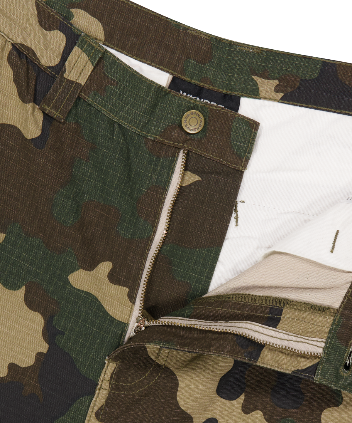 위캔더스(WKNDRS) [WKNDRS x GWAXNG] DULLY RIPSTOP CARGO SHORTS (CAMO)