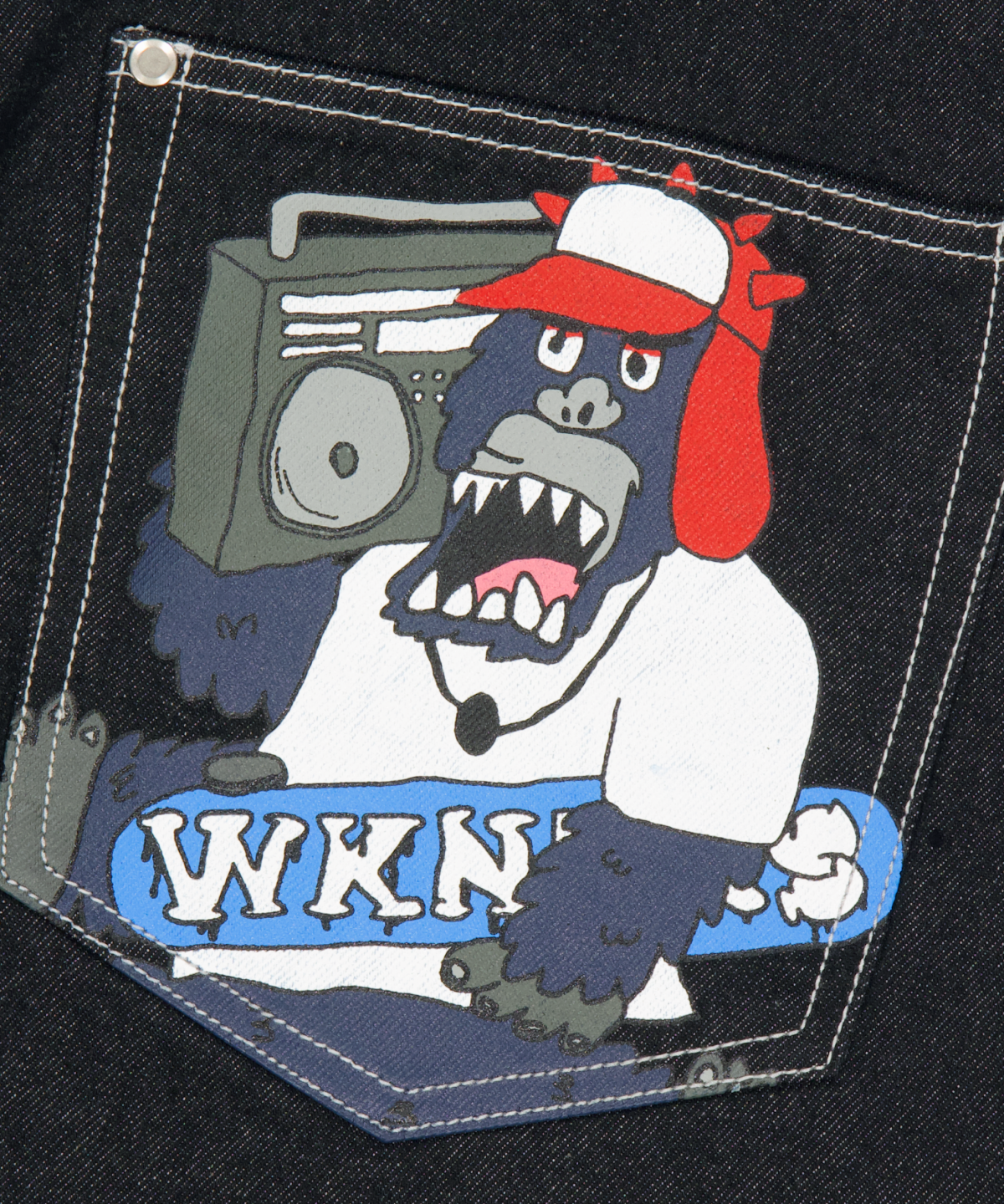 위캔더스(WKNDRS) [WKNDRS x GWAXNG] SNARL STUDDED DENIM SHORTS (BLACK)