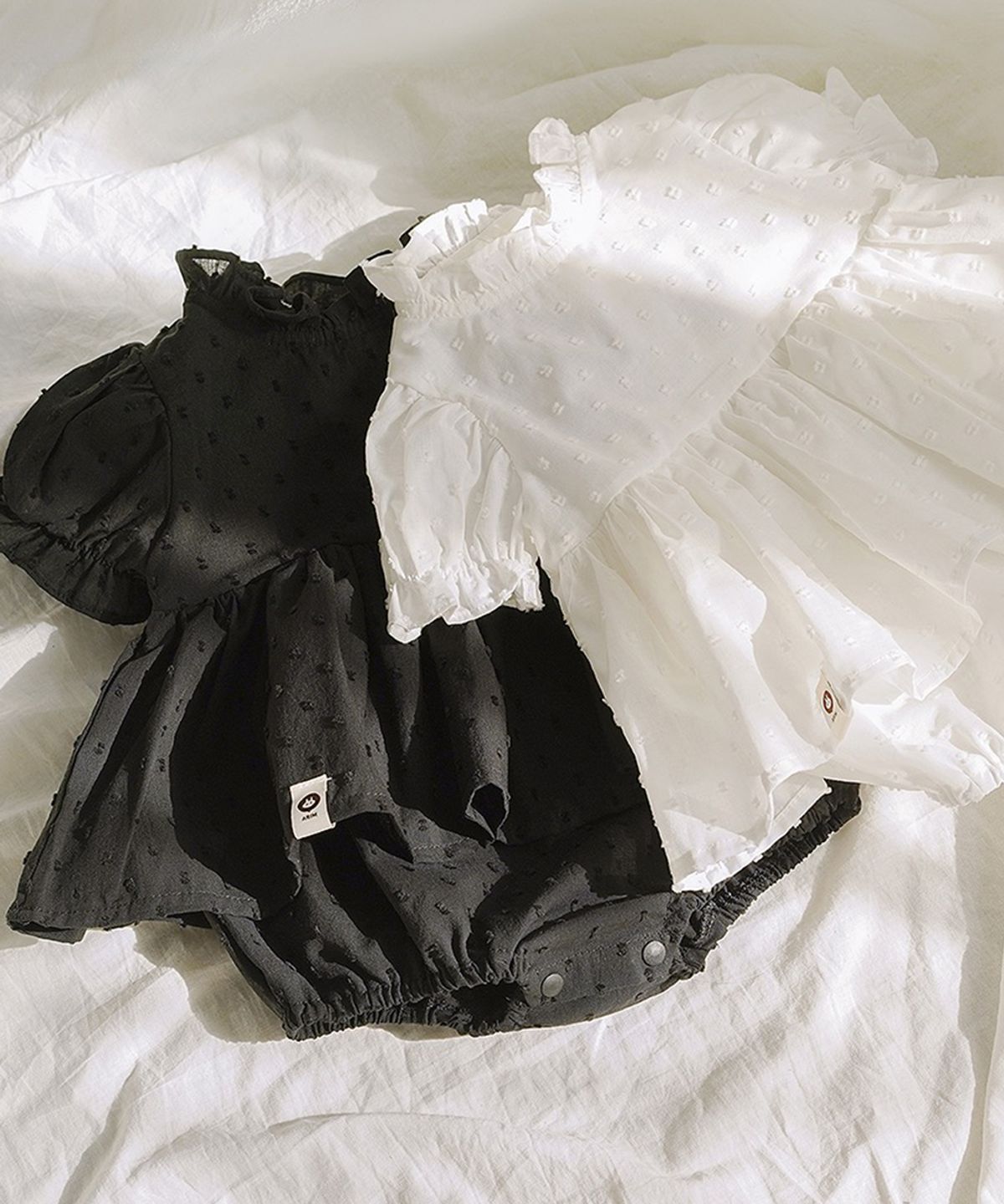 아림클로젯(ARIMCLOSET) 분위기 있게 반짝이는 우리아가 - 아기 블랙 바디슈트
