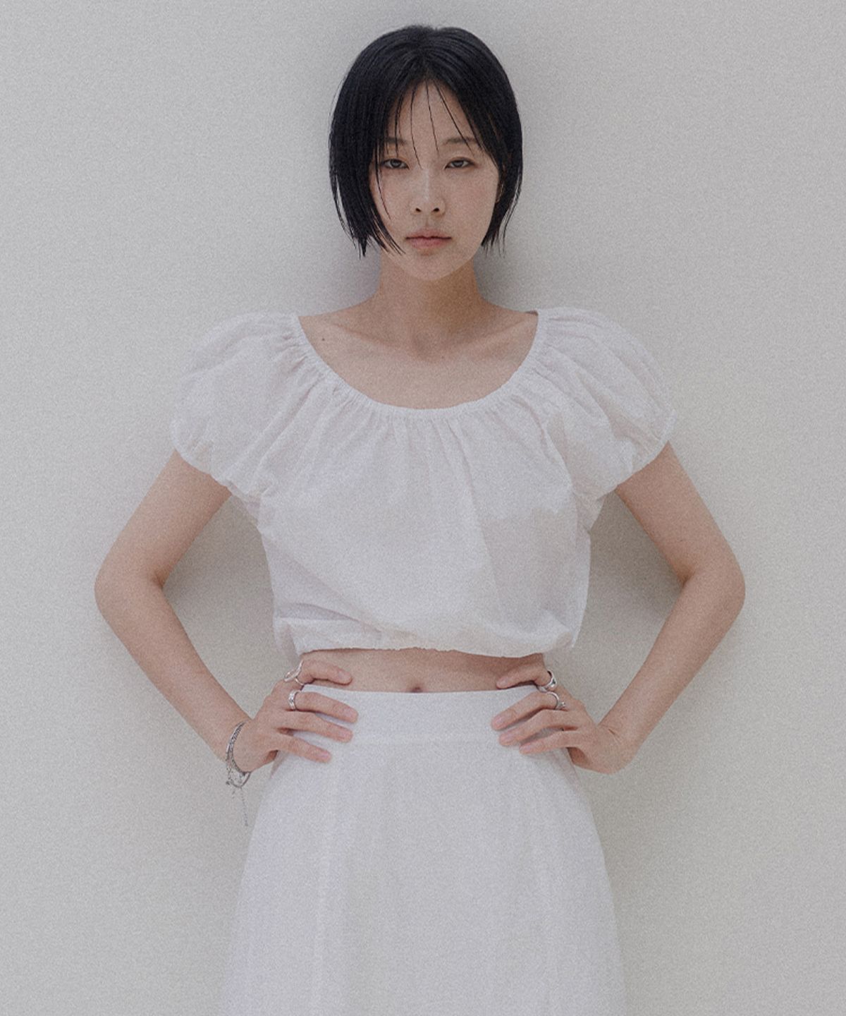 메무아(MEMUA) 오브 셔링 투웨이 블라우스(블랙)