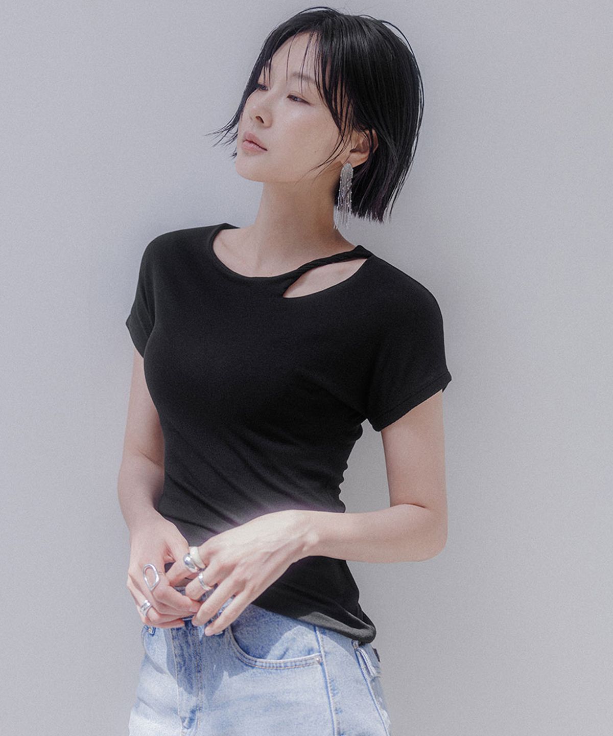 메무아(MEMUA) 링 트위스트 캡소매 티셔츠(라이트베이지)