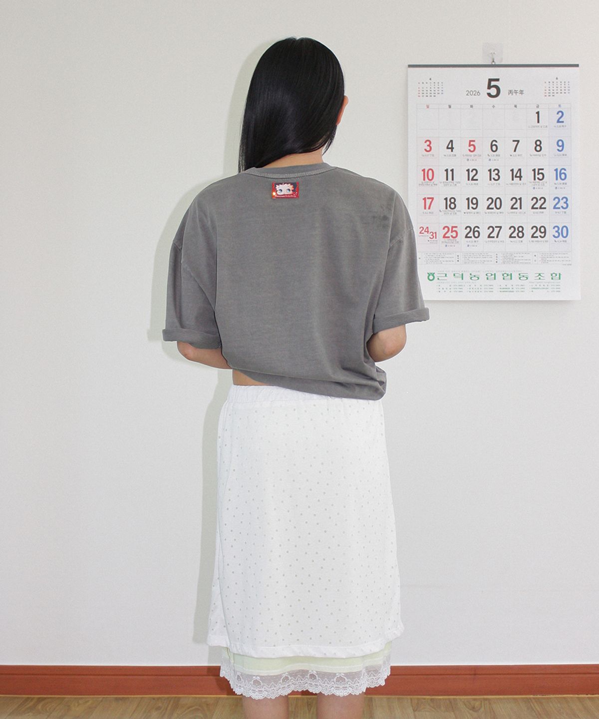 론론(RONRON) BETTY BOOP PIGMENT RIBBON OVER FIT T SHIRT CHARCOAL