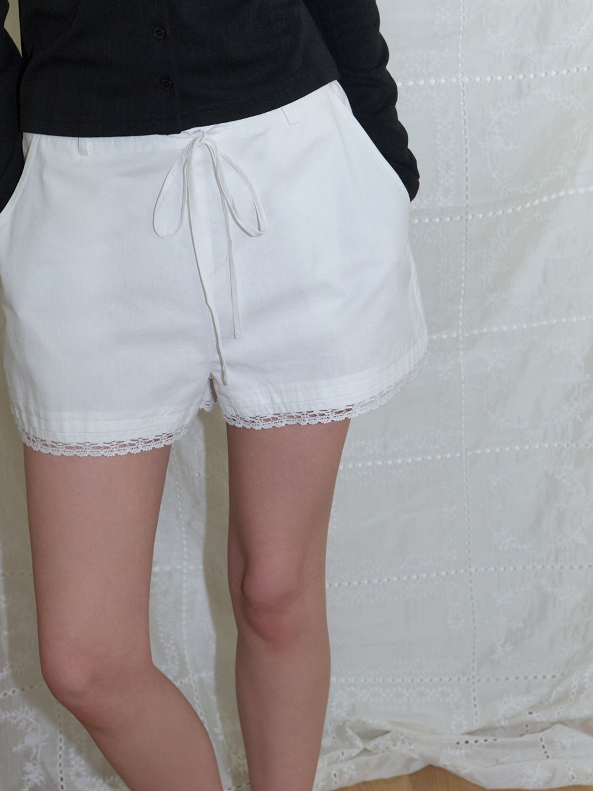 리엘(RE L) Lon lace shorts (white)