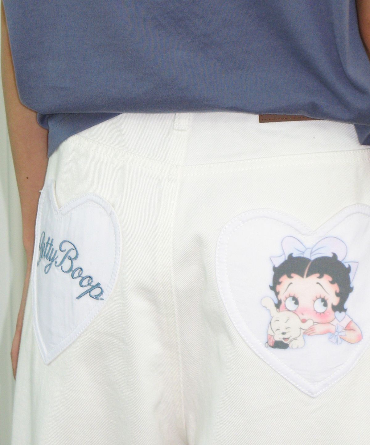 론론(RONRON) BETTY BOOP HEART POCKET DENIM WHITE