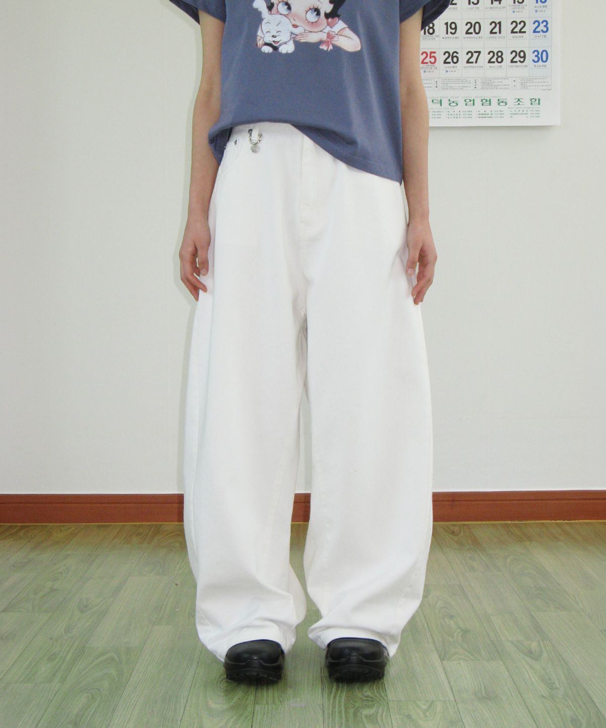 론론(RONRON) BETTY BOOP HEART POCKET DENIM WHITE