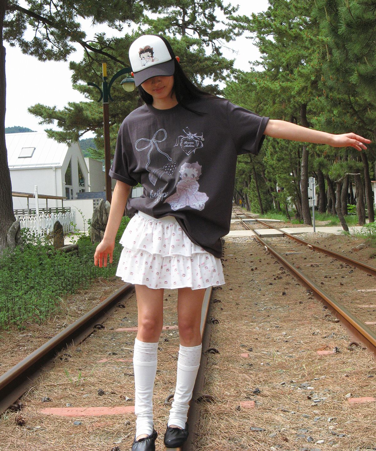 론론(RONRON) BETTY BOOP PATTERN PANTSKIRT WHITE
