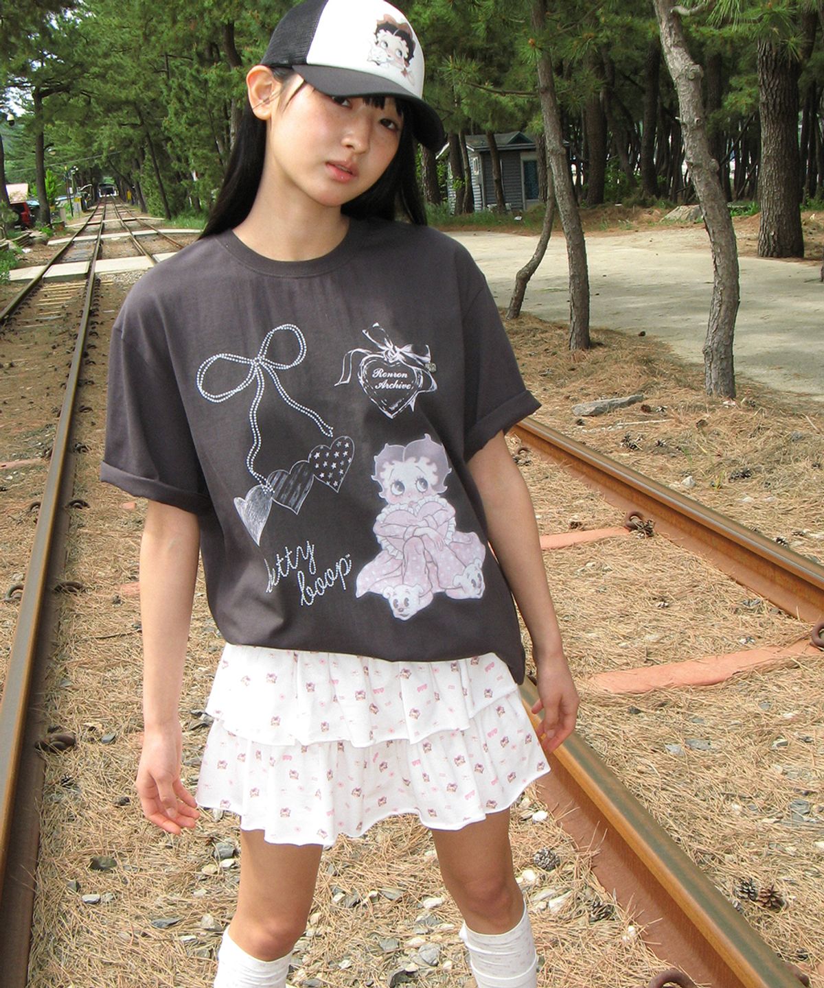 론론(RONRON) BETTY BOOP PATTERN PANTSKIRT WHITE