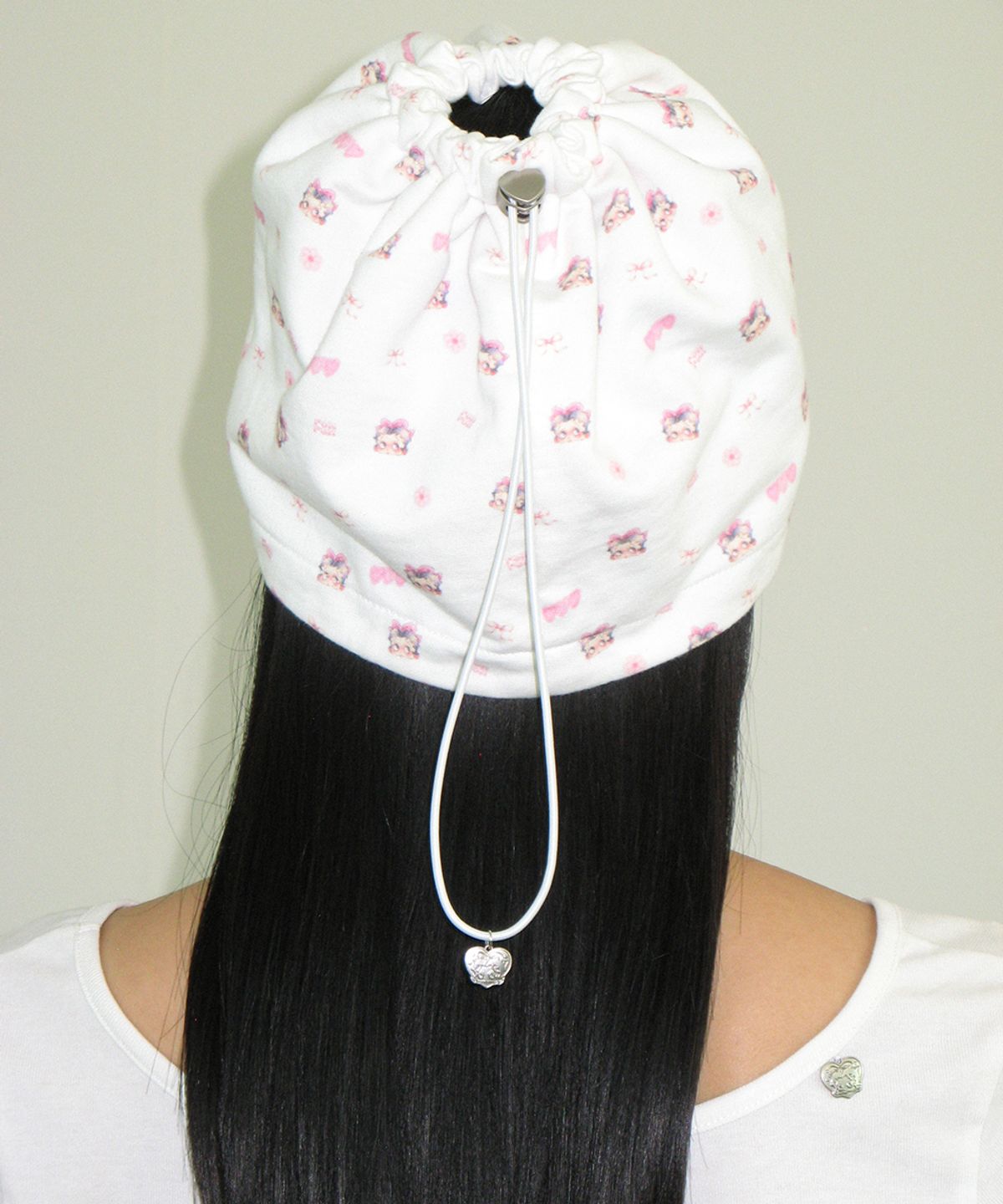 론론(RONRON) BETTY BOOP PATTERN STRING BEANIE WHITE
