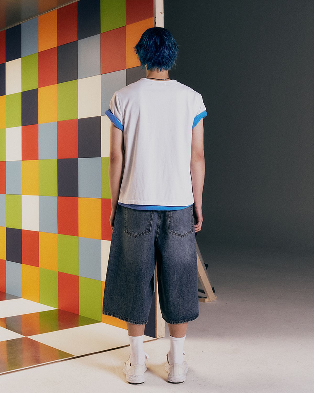 더뮤지엄비지터(THEMUSEUMVISITOR) STRIPE POCKET DENIM BERMUDA PANTS (BLUE)