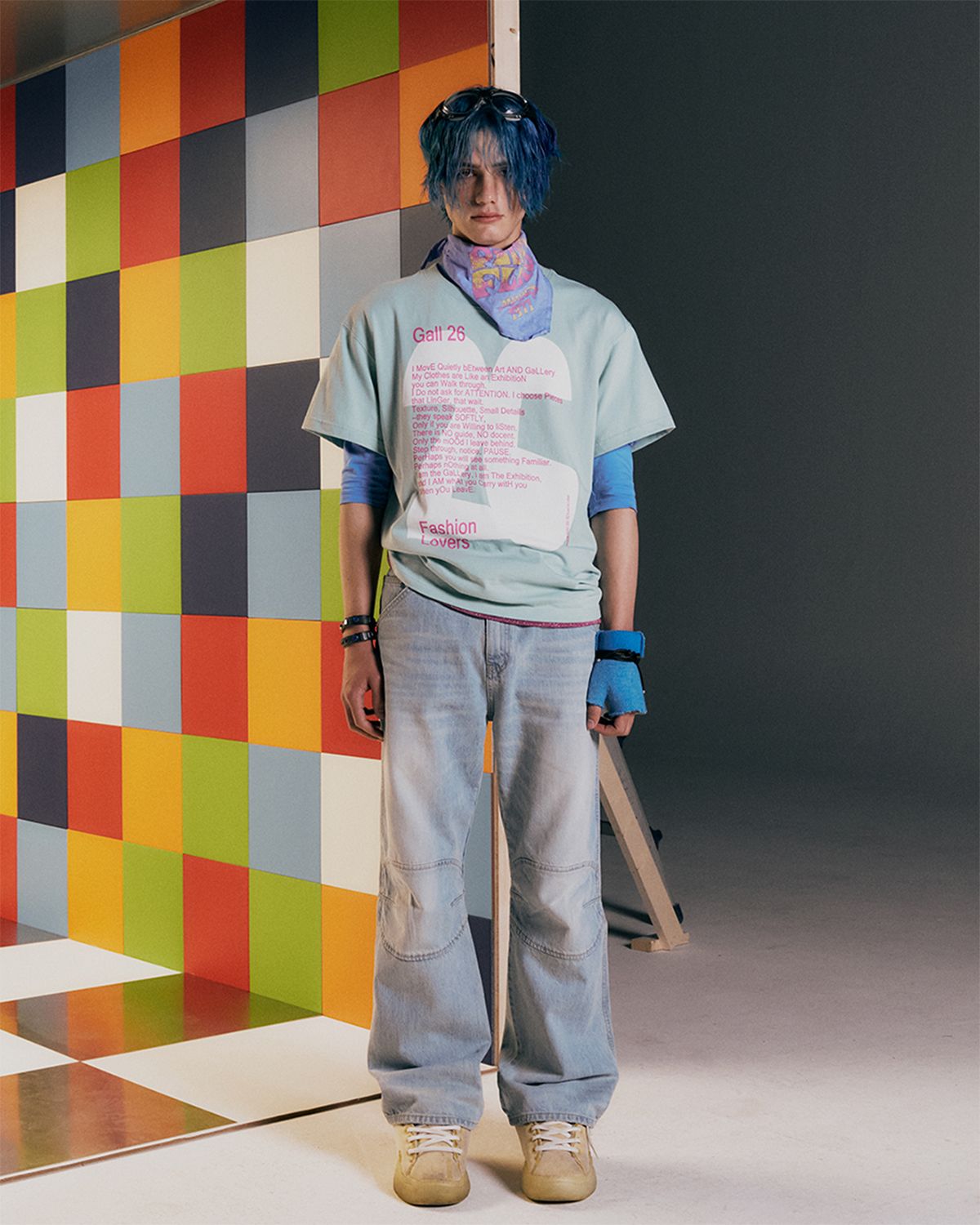 더뮤지엄비지터(THEMUSEUMVISITOR) DART WASHED DENIM PANTS (LIGHT BLUE)