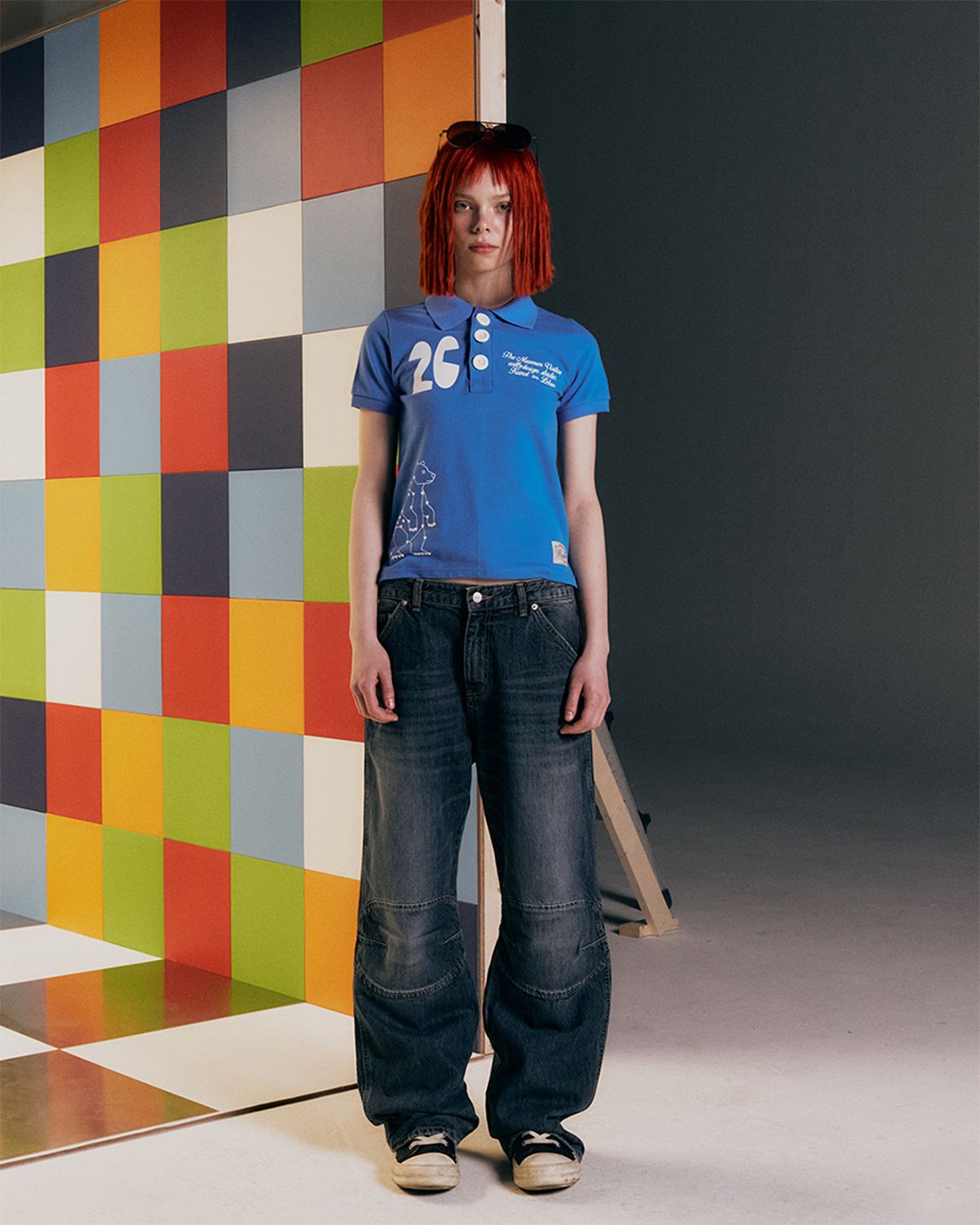 더뮤지엄비지터(THEMUSEUMVISITOR) DART WASHED DENIM PANTS (BLUE)