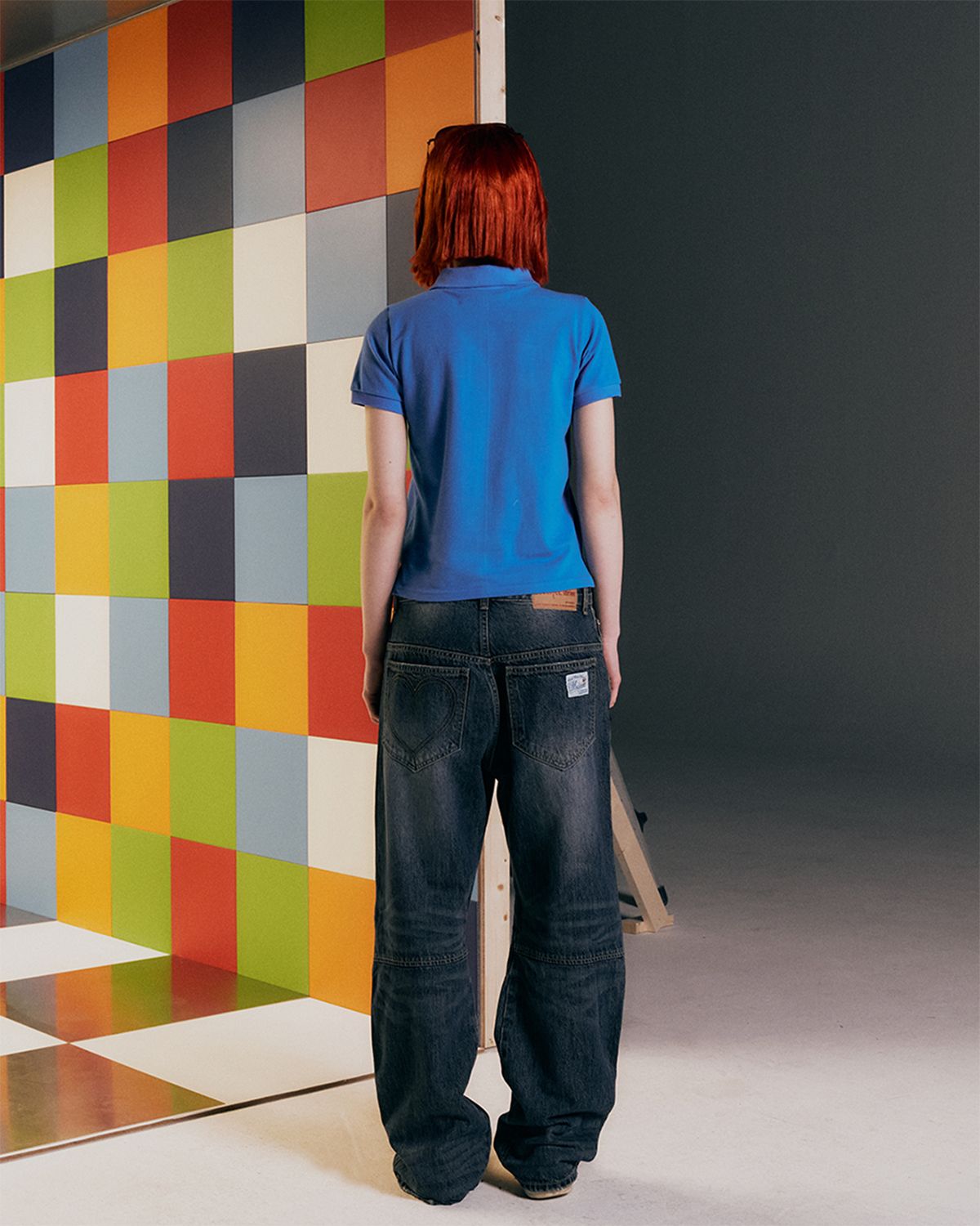 더뮤지엄비지터(THEMUSEUMVISITOR) DART WASHED DENIM PANTS (BLUE)