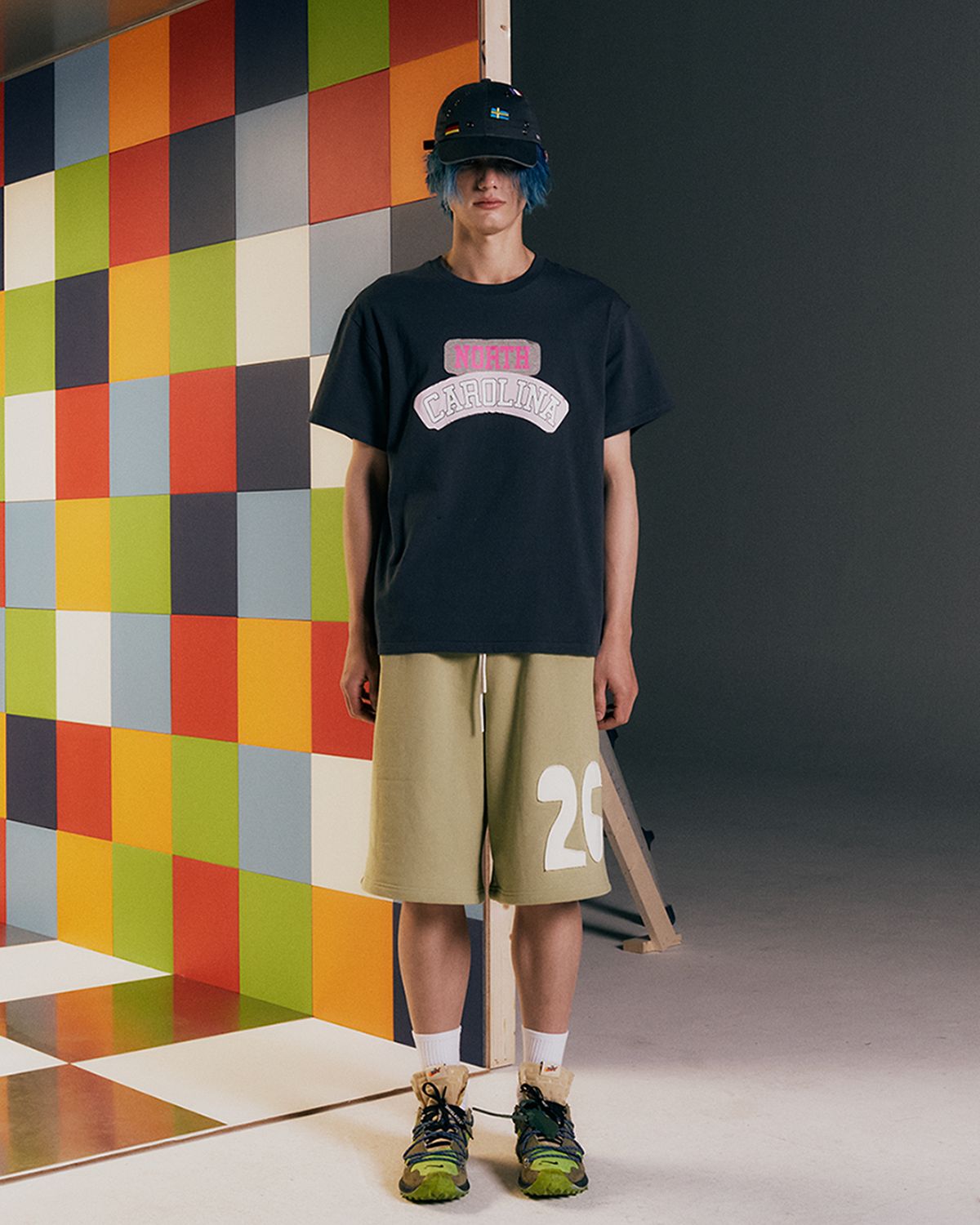더뮤지엄비지터(THEMUSEUMVISITOR) 26 APPLIQUE BERMUDA PANTS (OLIVE)