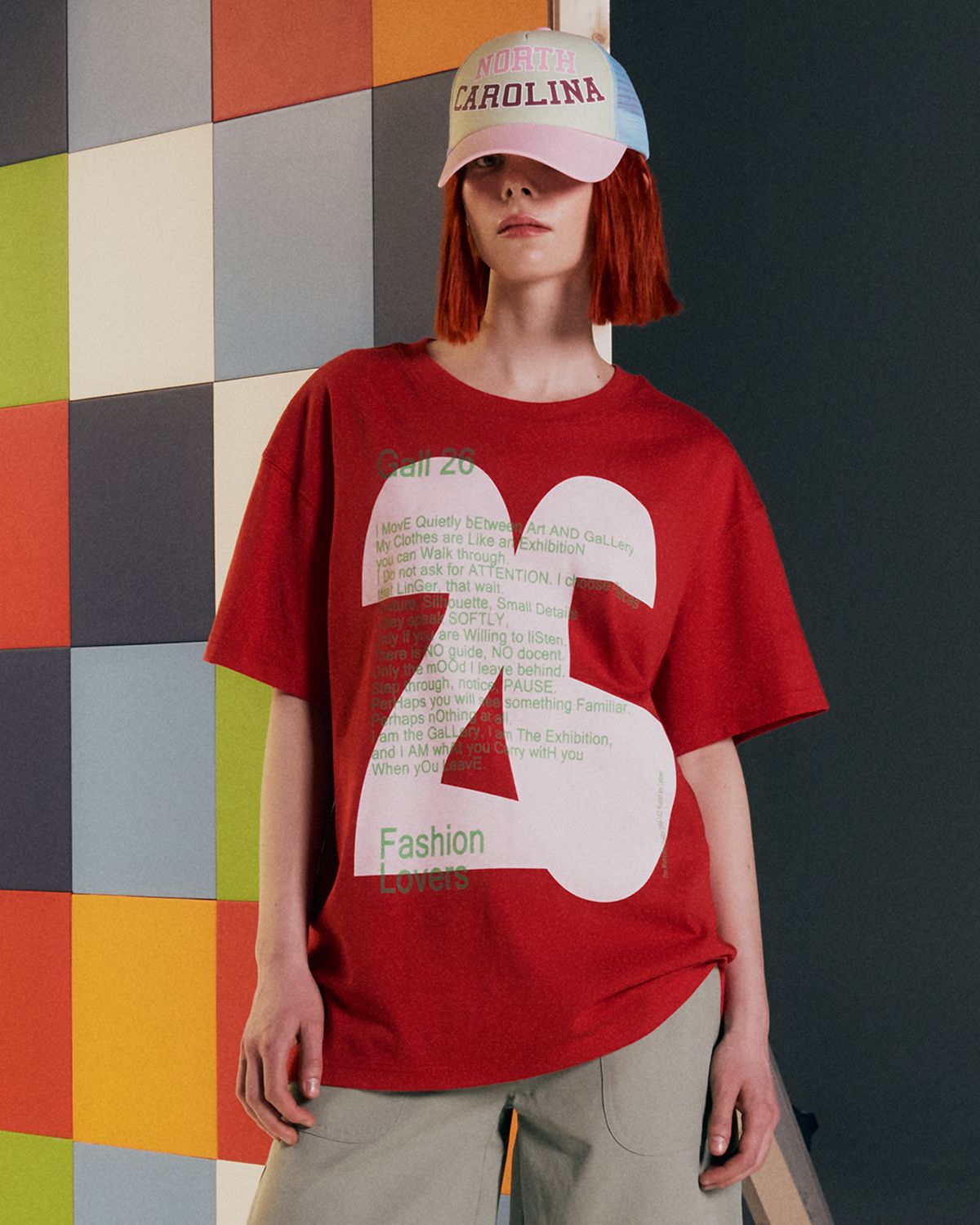 더뮤지엄비지터(THEMUSEUMVISITOR) 26 EXHIBITION OVERFIT T-SHIRT (RED)