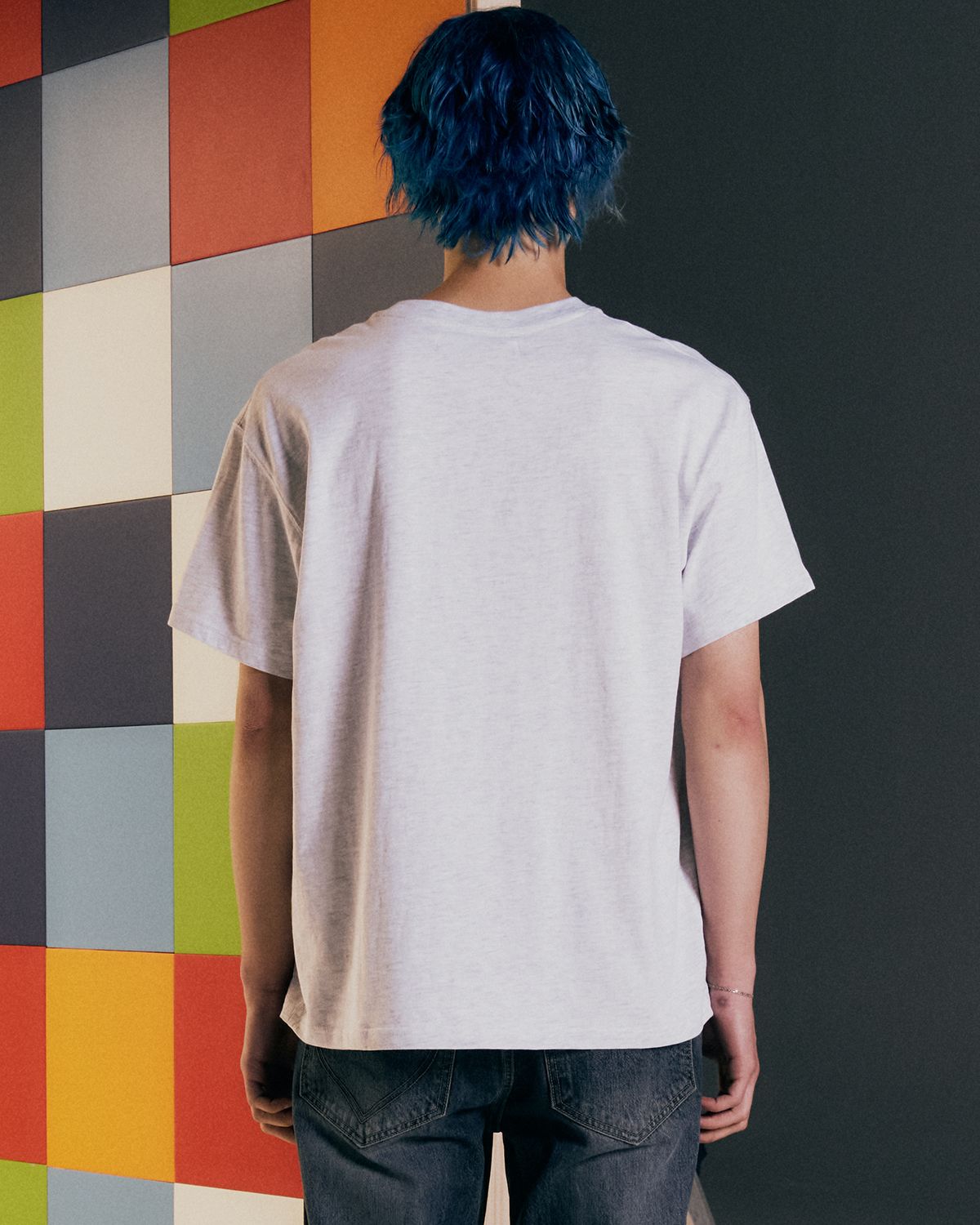 더뮤지엄비지터(THEMUSEUMVISITOR) CHECK DRAWING OVERFIT T-SHIRT (WHITE MELANGE)