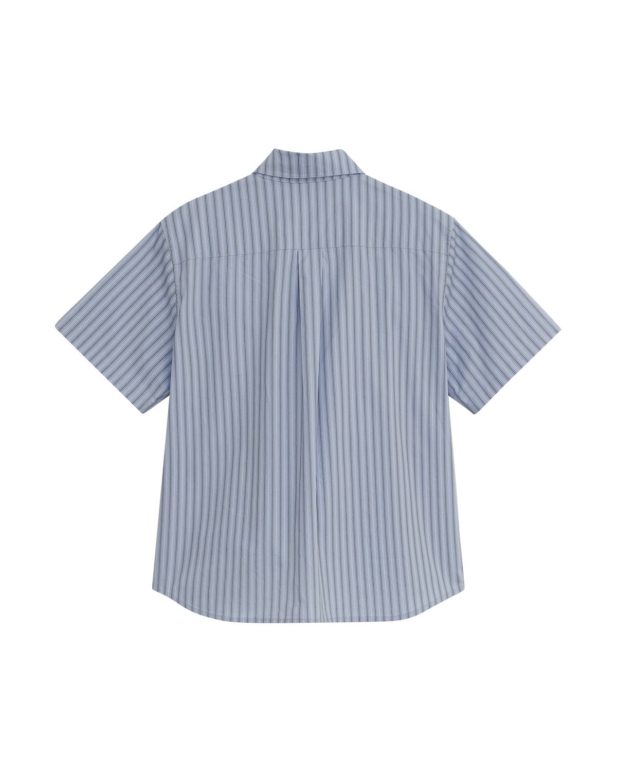 더뮤지엄비지터(THEMUSEUMVISITOR) STRIPE BUTTON HALF SHIRT (SKY BLUE)