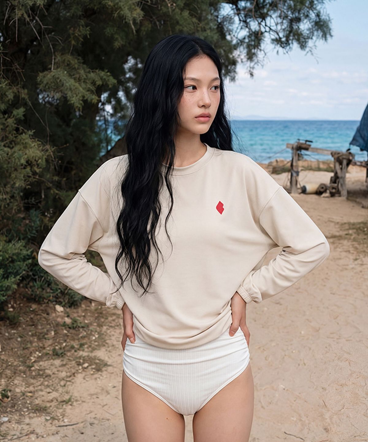 비키니밴더(VIKINI VENDER) (BARDOT x VIKIVEN) 루즈핏 래쉬가드 - Ivory