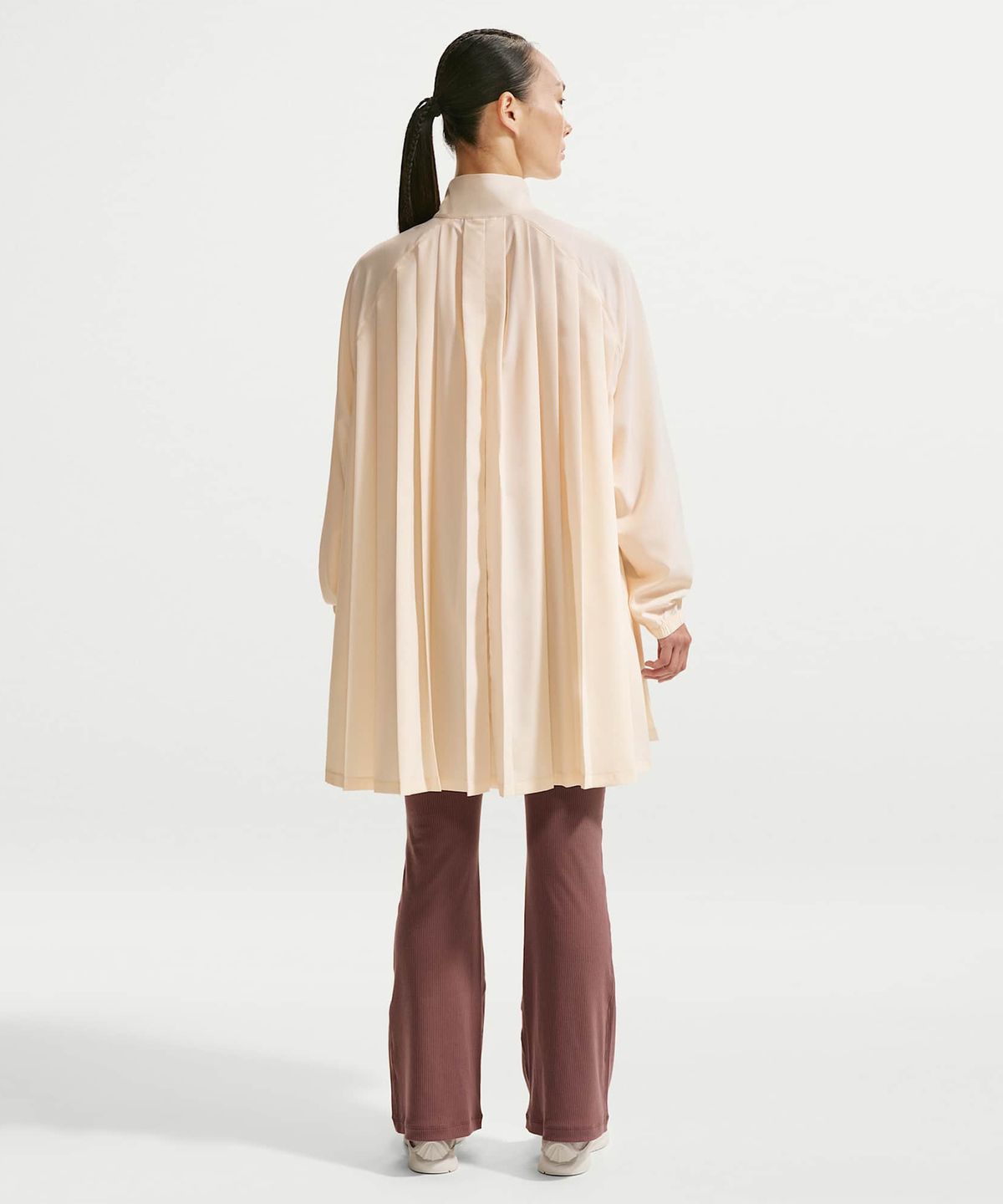 나이키(NIKE) 스포츠웨어 오버사이즈 긴소매 플리츠 미니 드레스 W - 초크 / IF0559-103
