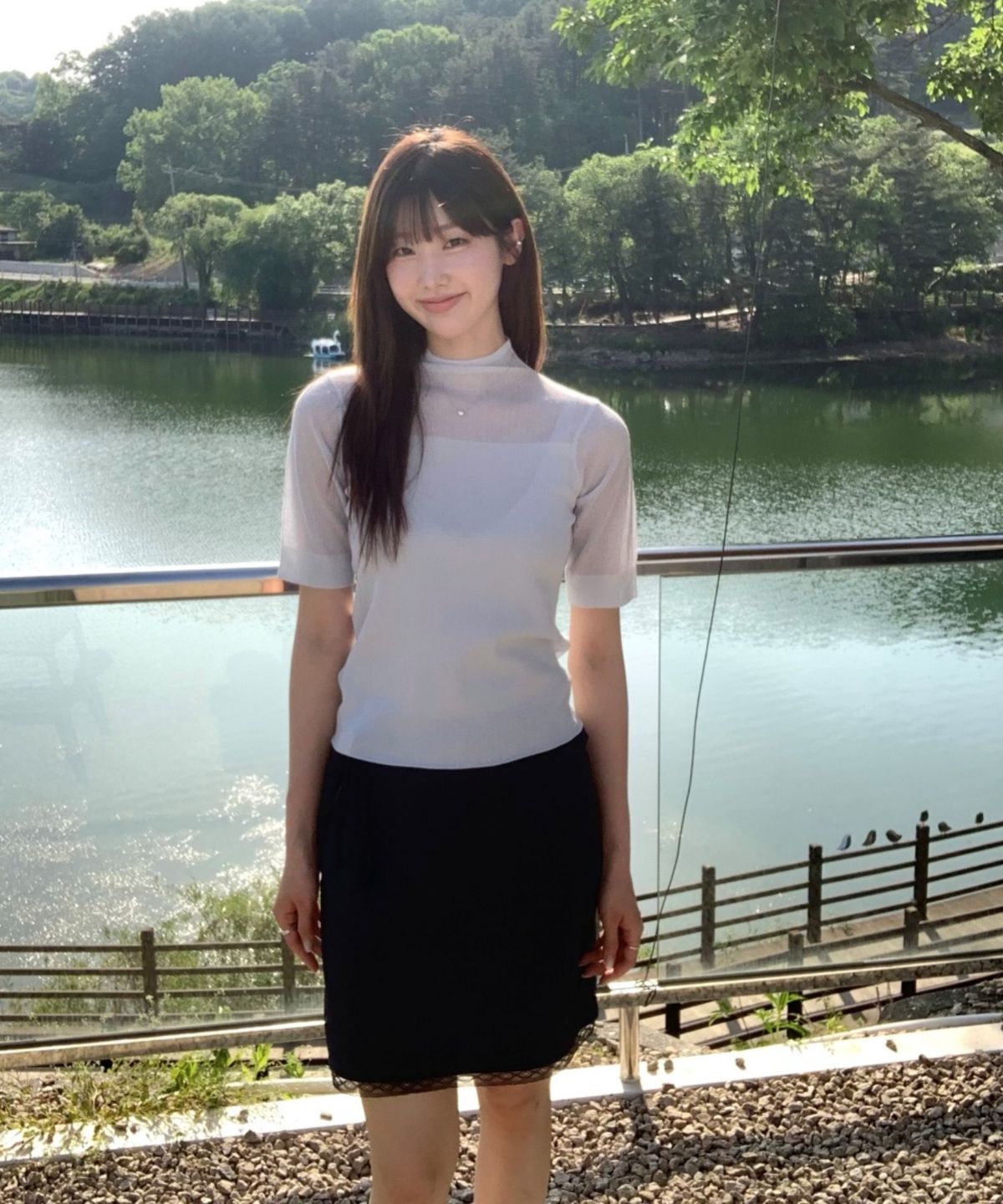 아위(AHWE) 도트 레이스 미니 스커트_네이비