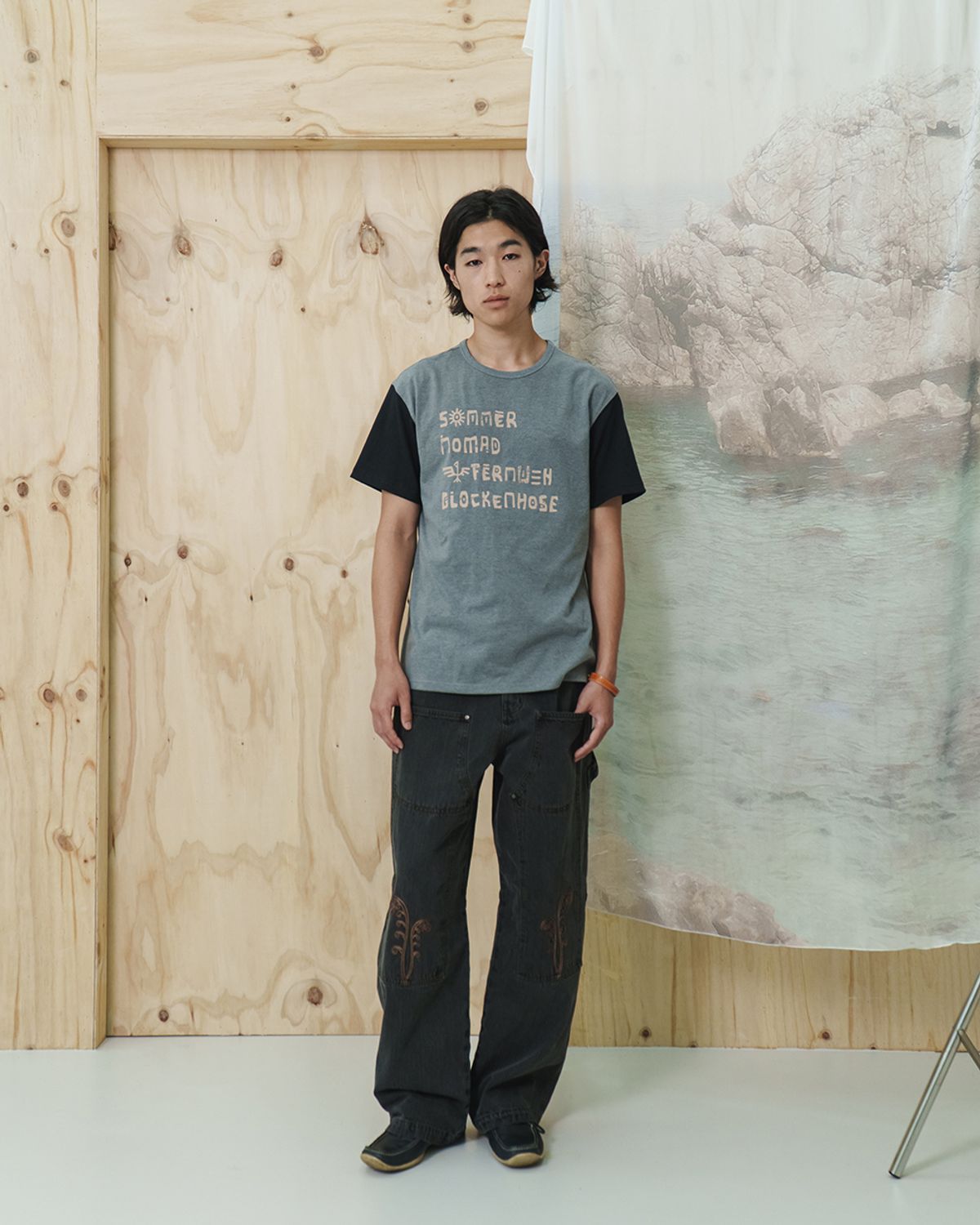 카락터(KARACTOR) Glyph half T-shirts / Mist charcoal