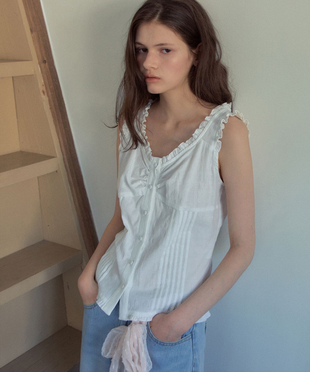 아우어노스텔지아(OURNOSTALGIA) Melly Pintuck Sleeveless Blouse_Ivory(OB6BL04)