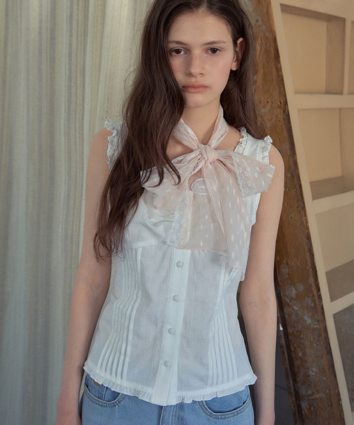 아우어노스텔지아(OURNOSTALGIA) Melly Pintuck Sleeveless Blouse_Ivory(OB6BL04)