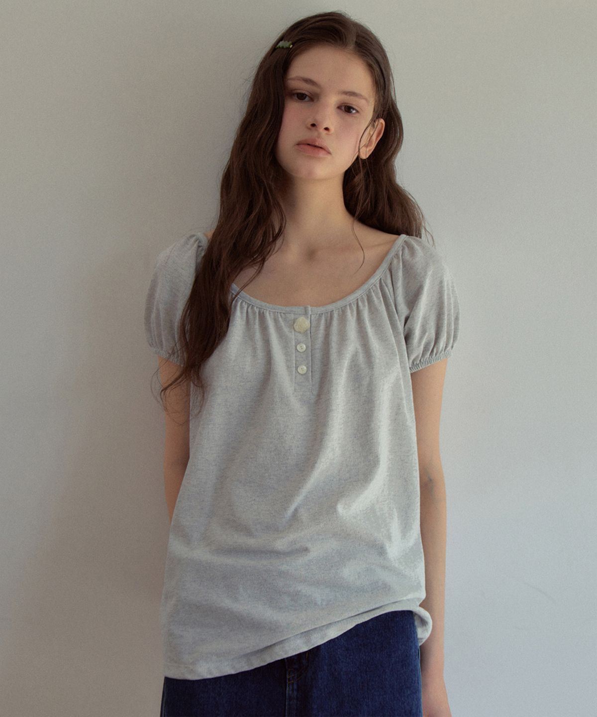 아우어노스텔지아(OURNOSTALGIA) Rosy Button Puff T-Shirt_Light Gray(OB6TP12)