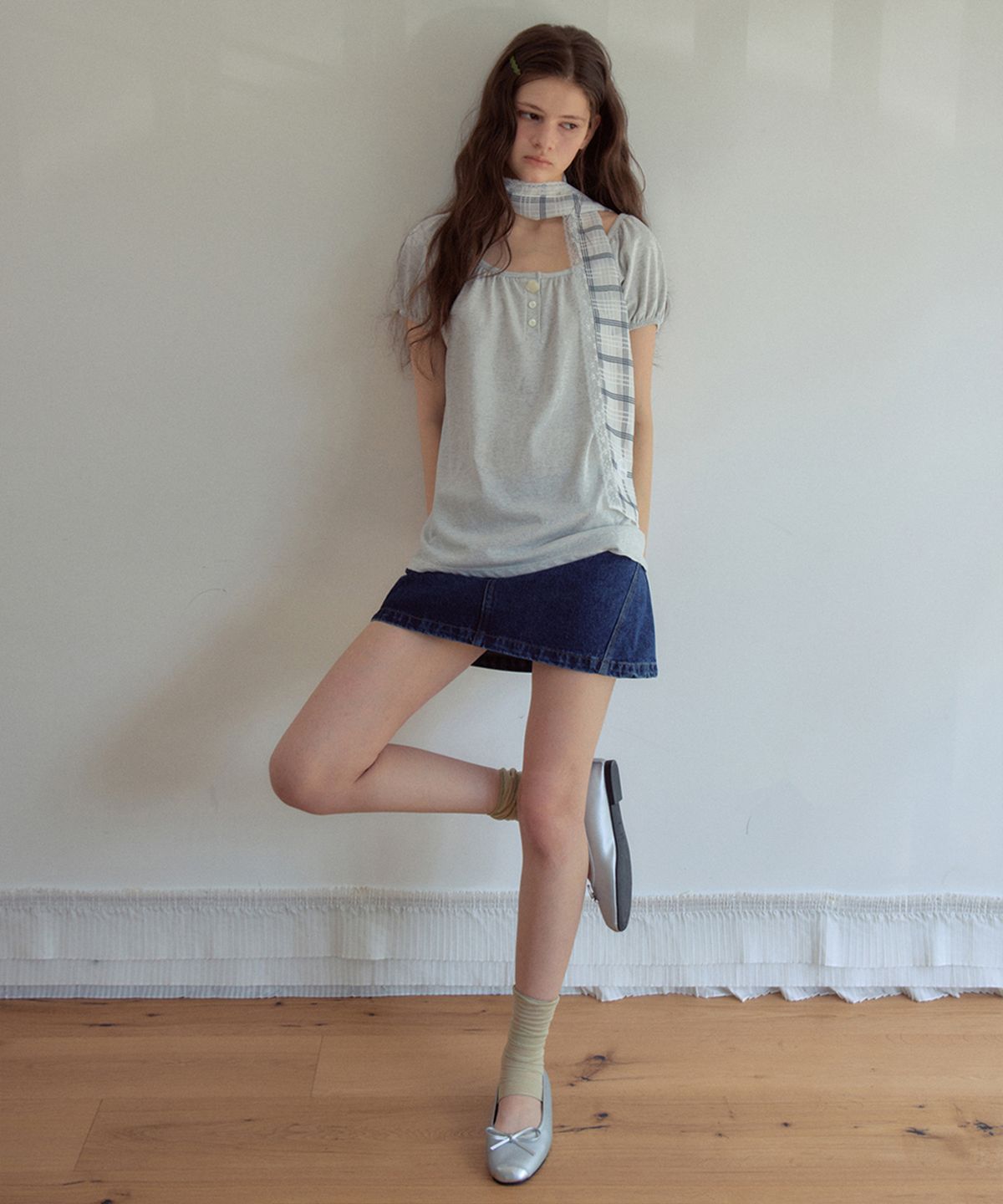 아우어노스텔지아(OURNOSTALGIA) Rosy Button Puff T-Shirt_Light Gray(OB6TP12)