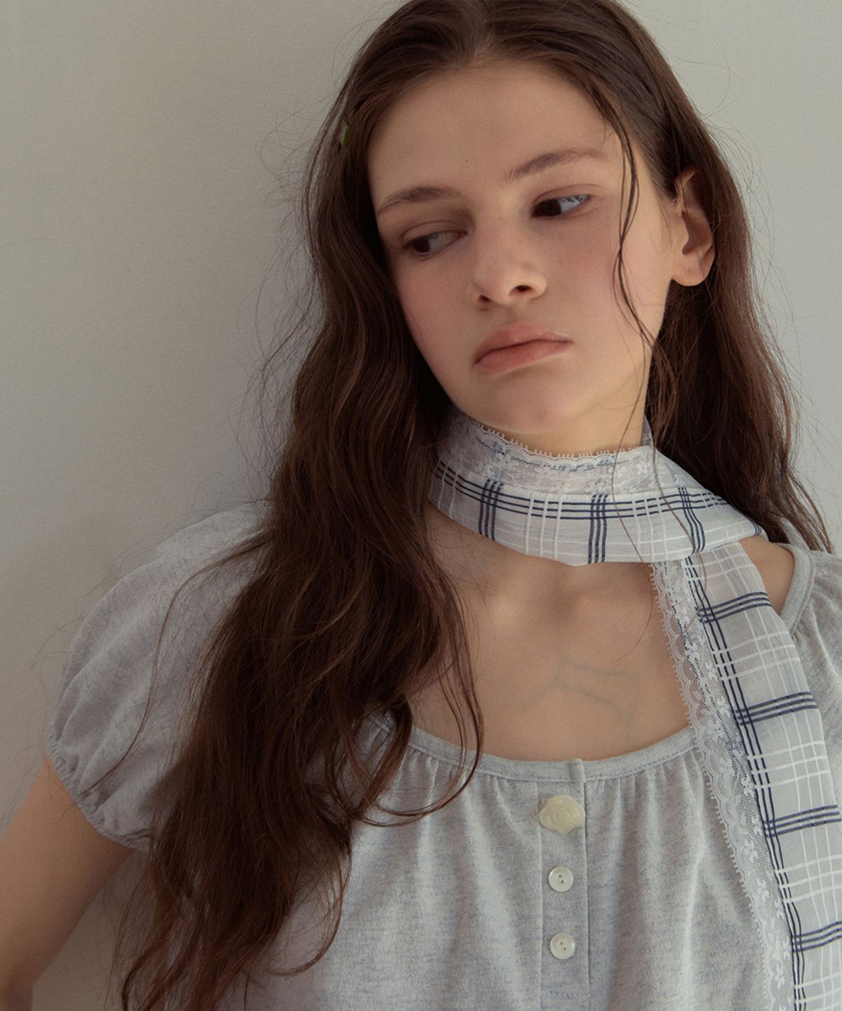 아우어노스텔지아(OURNOSTALGIA) Rosy Button Puff T-Shirt_Light Gray(OB6TP12)