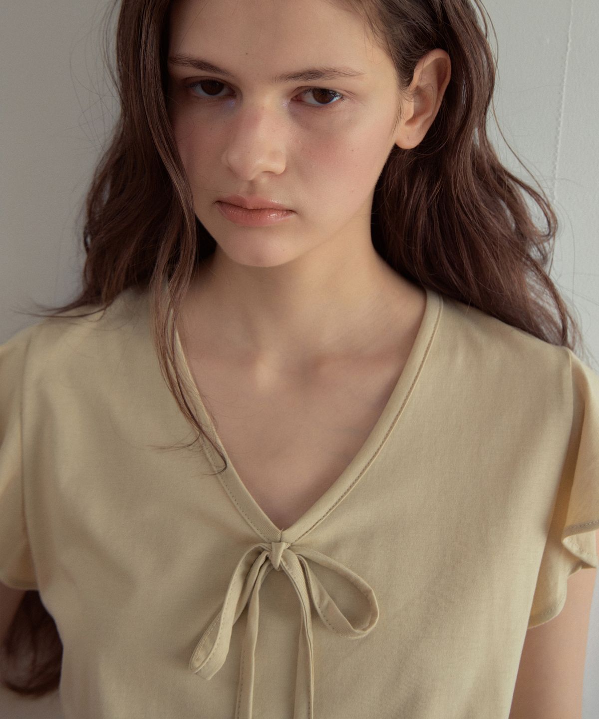 아우어노스텔지아(OURNOSTALGIA) Silket V-Neck Flare Sleeve T-Shirt_Dark Yellow(OB6TP14)