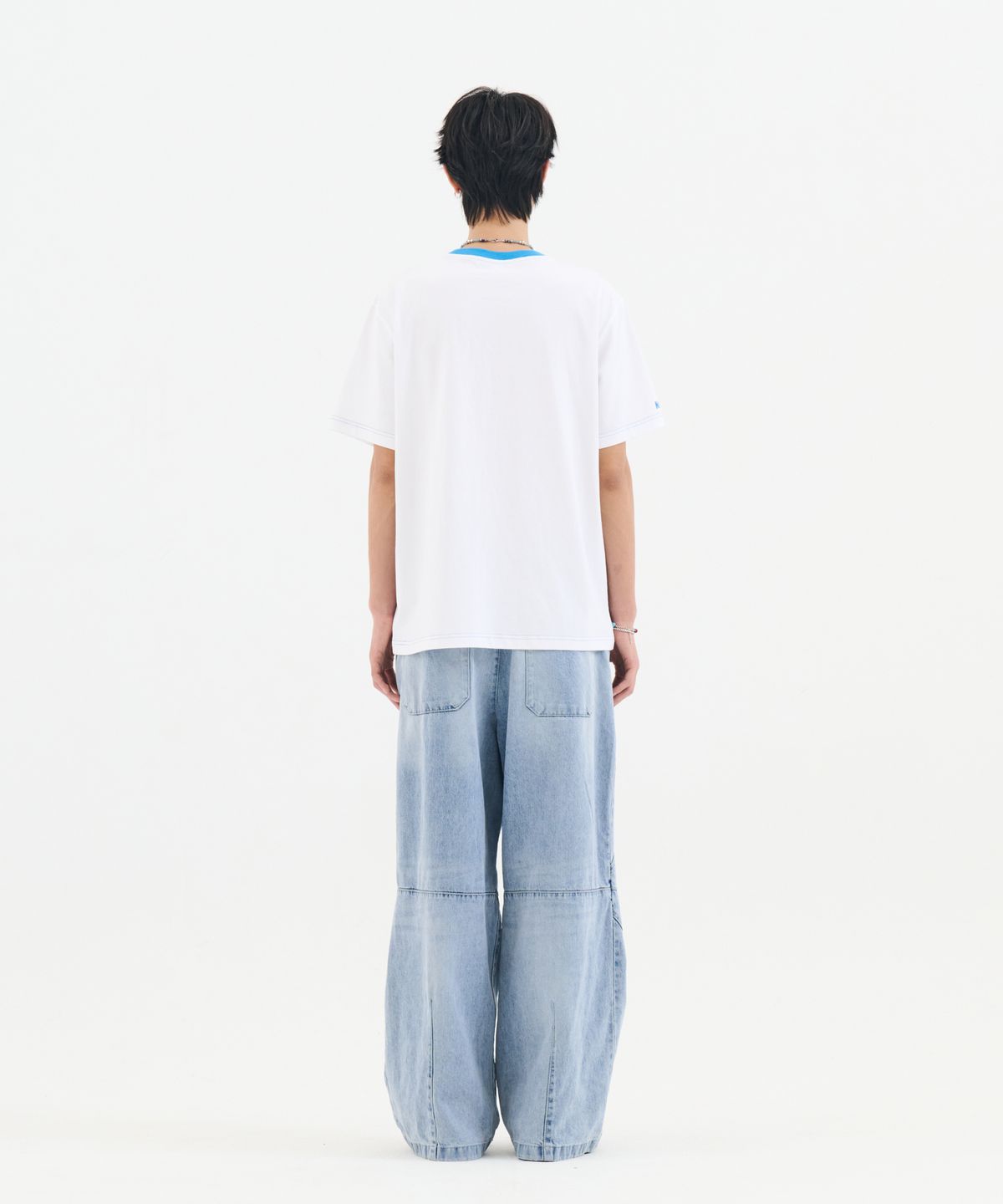 논타입(NONTYPE) SCATTERED SIGNATURE TYPO TEE (WHITE)