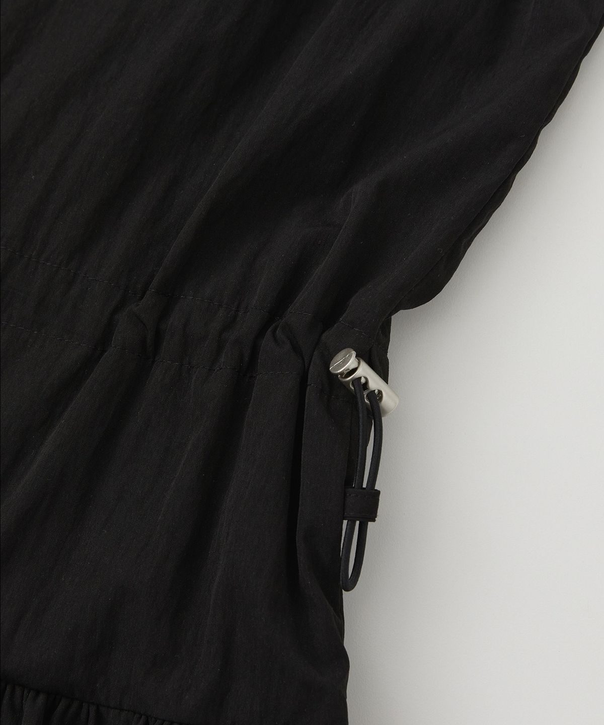 로우넬라인(LOW NELLINE) SENA NYLON STRING DRESS_BLACK
