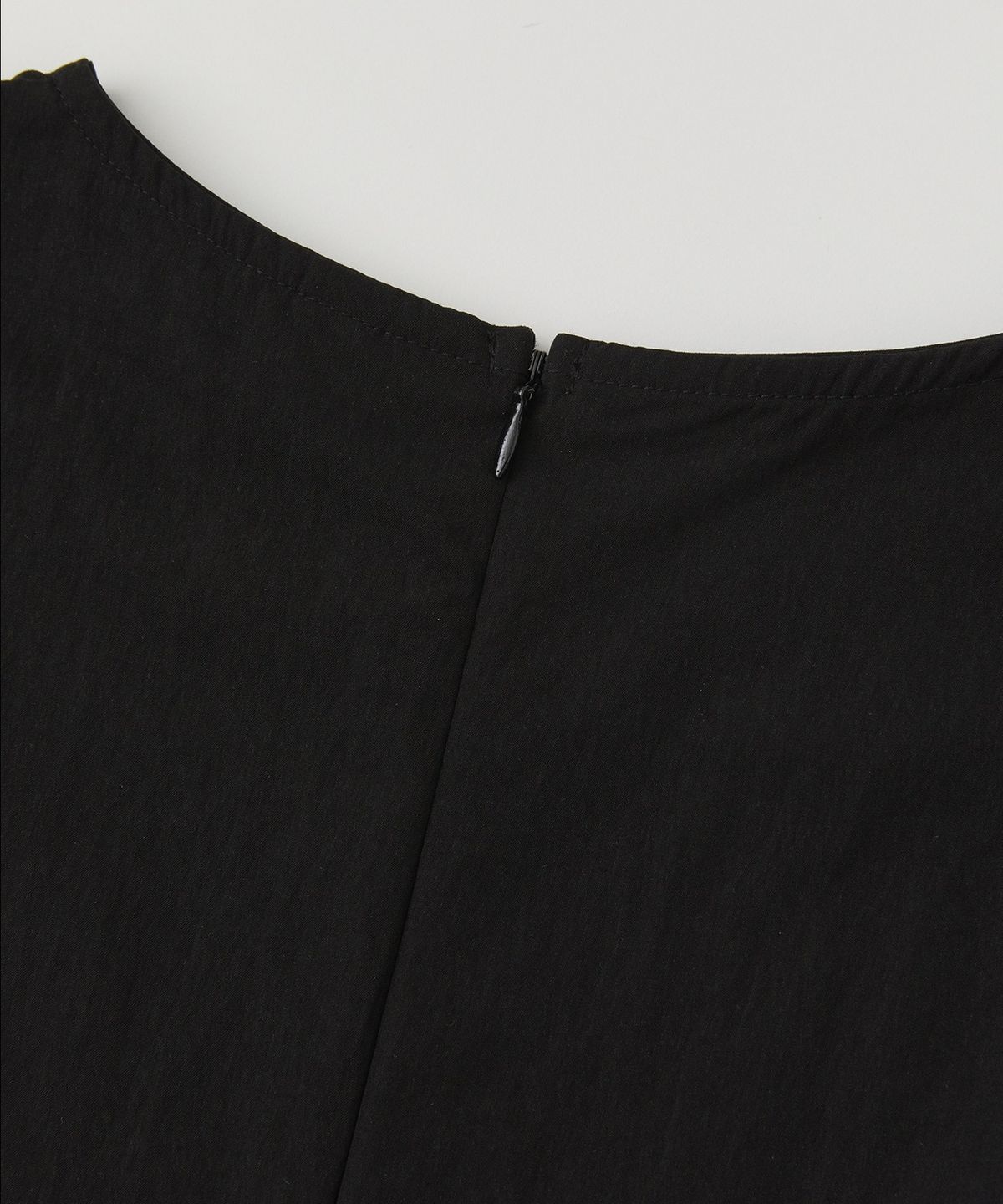 로우넬라인(LOW NELLINE) SENA NYLON STRING DRESS_BLACK