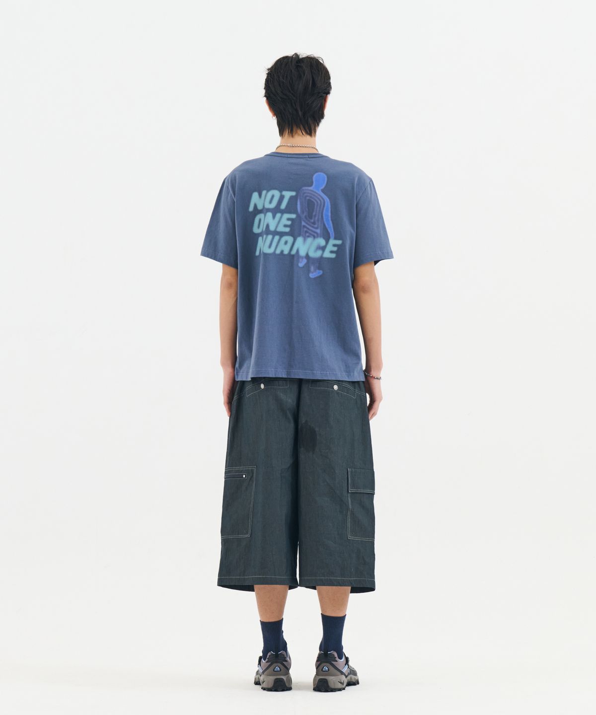 논타입(NONTYPE) FADE PRESENCE CROP TEE (NAVY)