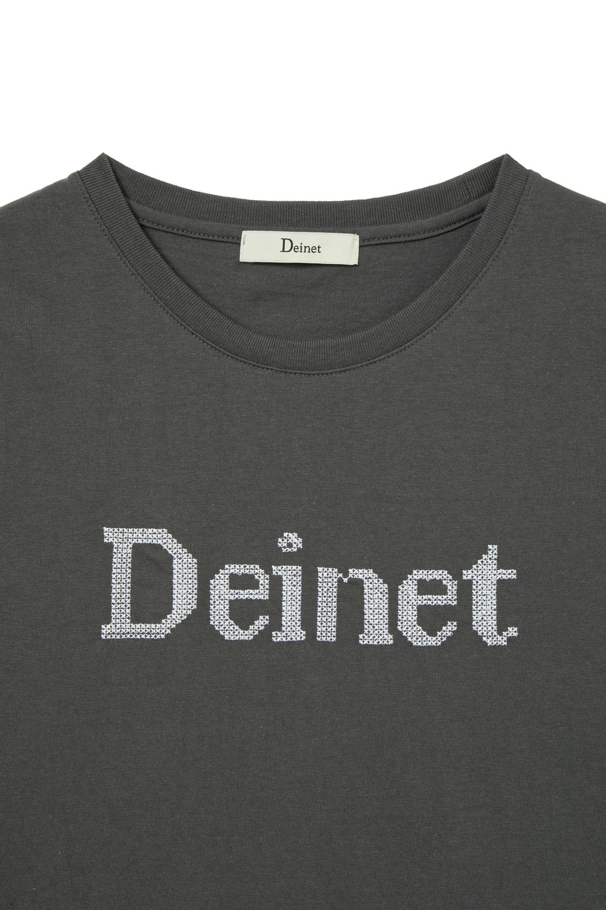다이닛(DEINET) NEEDLE POINT T-SHIRT IN CHARCOAL