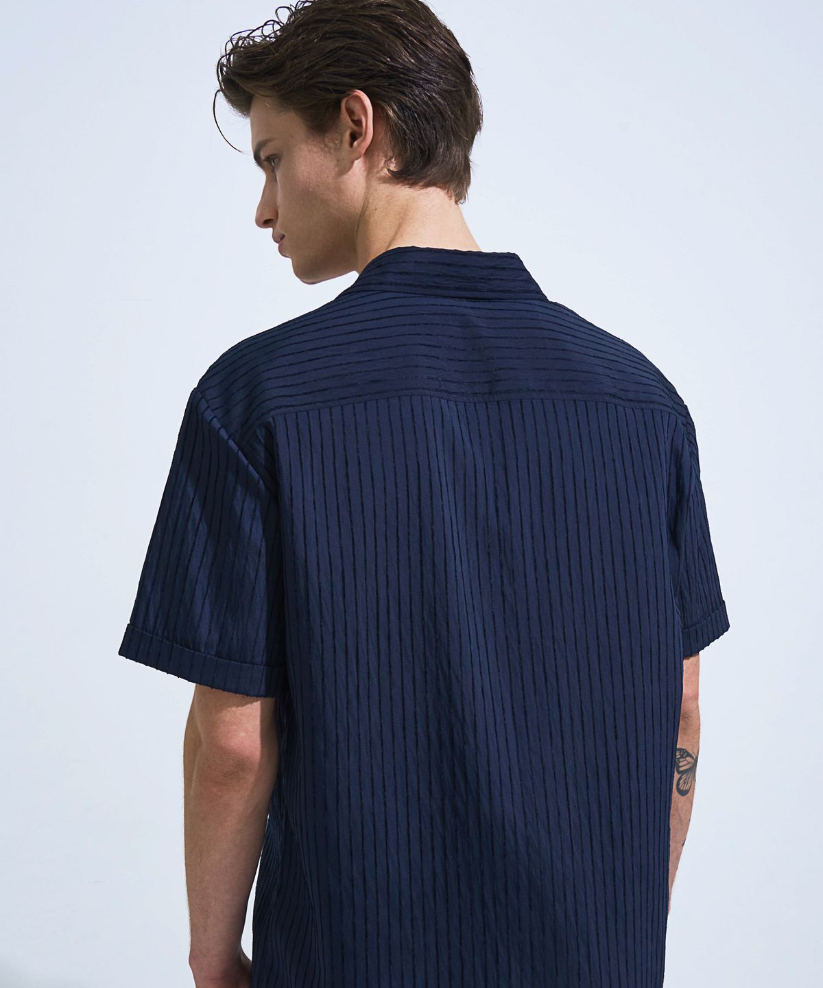 페크(PEQ) PINSTRIPE SHORT SLEEVE SHIRT (NAVY)